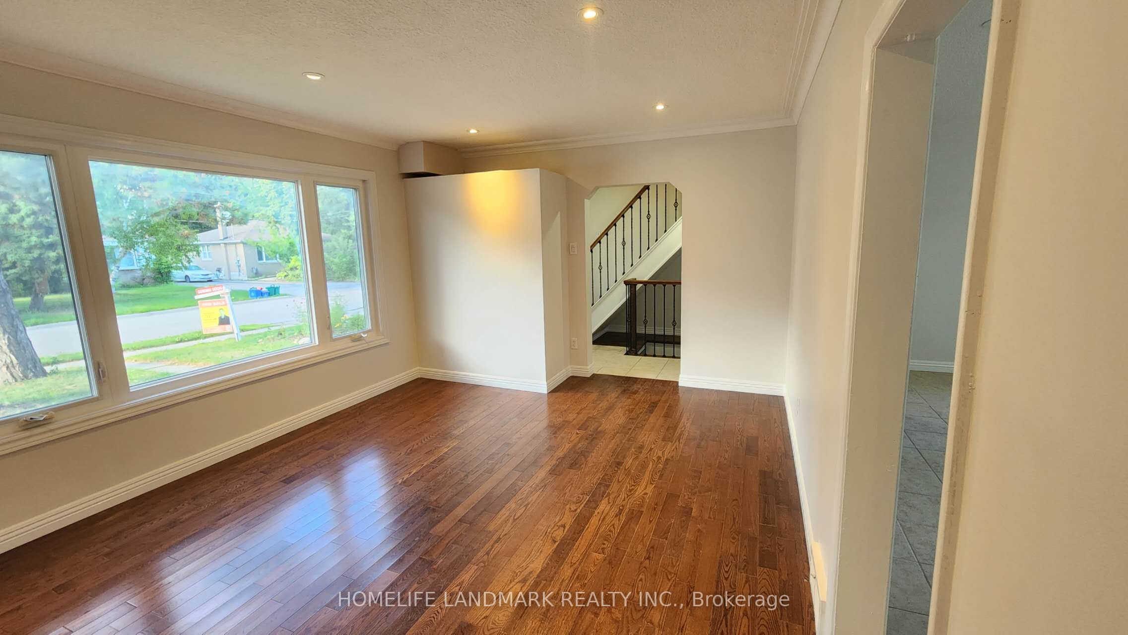 42 Cartier Crescent Property Photo 9