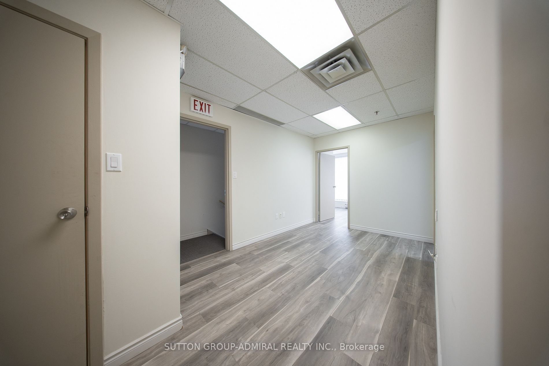 65 Woodstream Boulevard 16 - Upper Level Property Photo 4