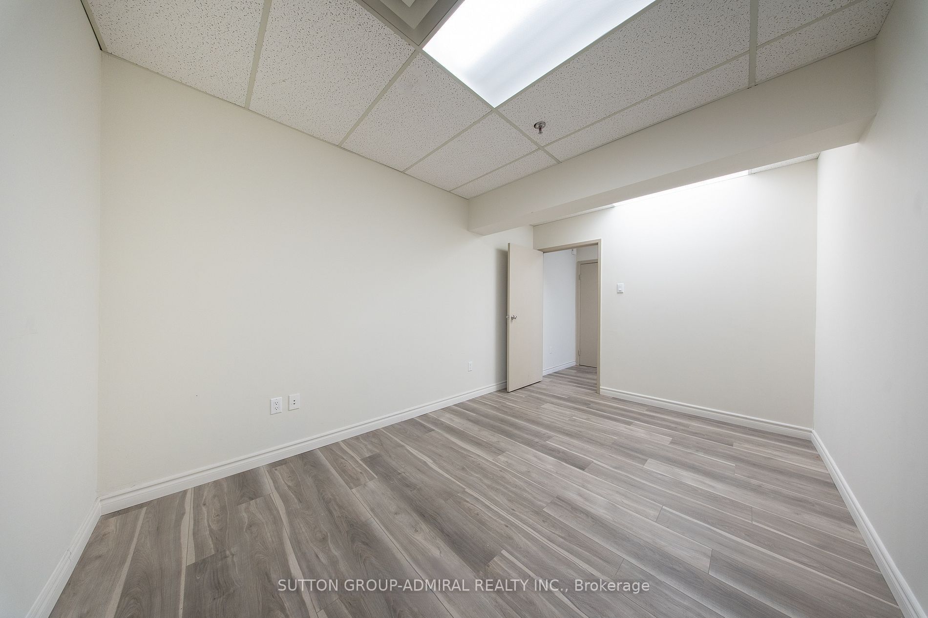 65 Woodstream Boulevard 16 - Upper Level Property Photo 6