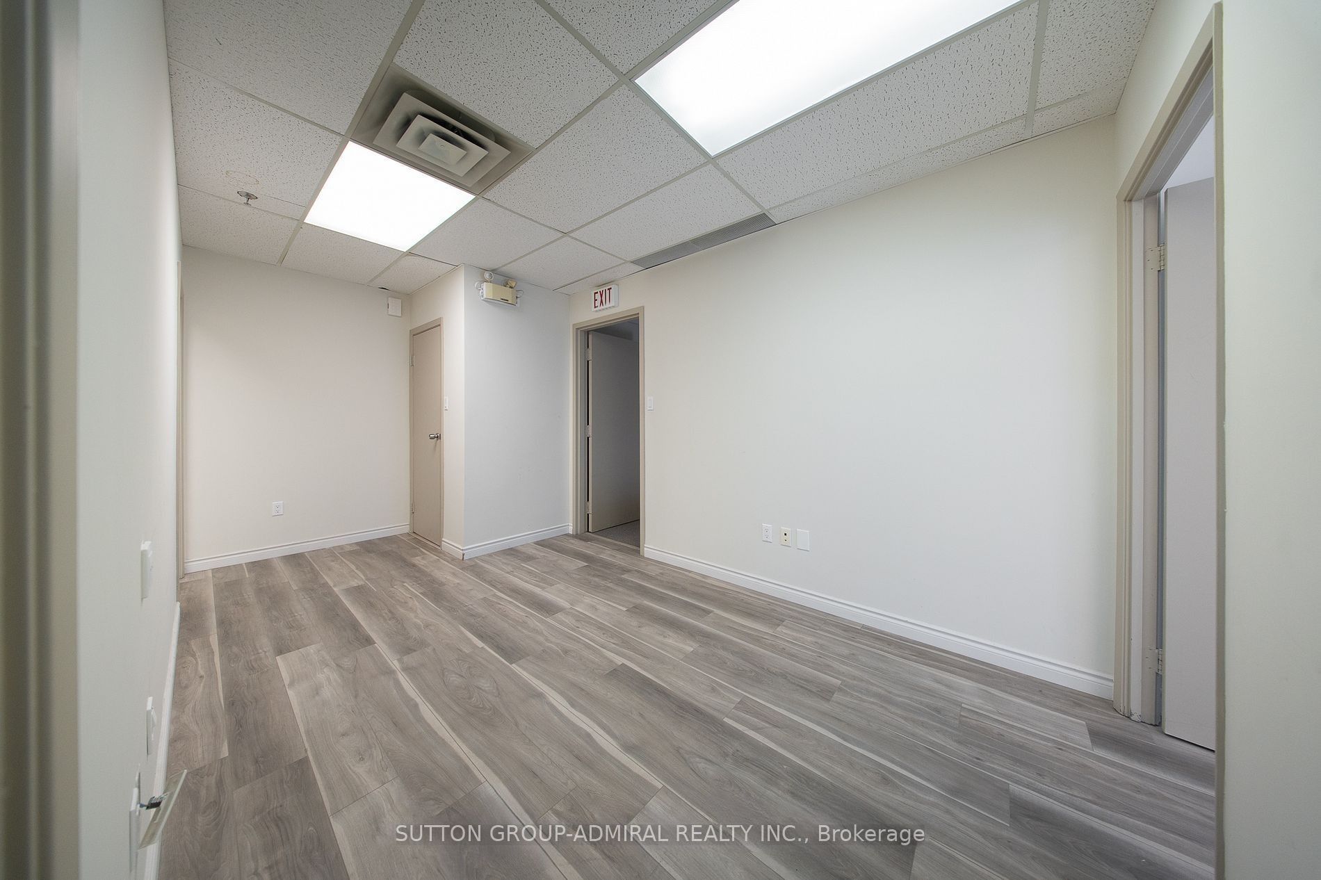 65 Woodstream Boulevard 16 - Upper Level Property Photo 8