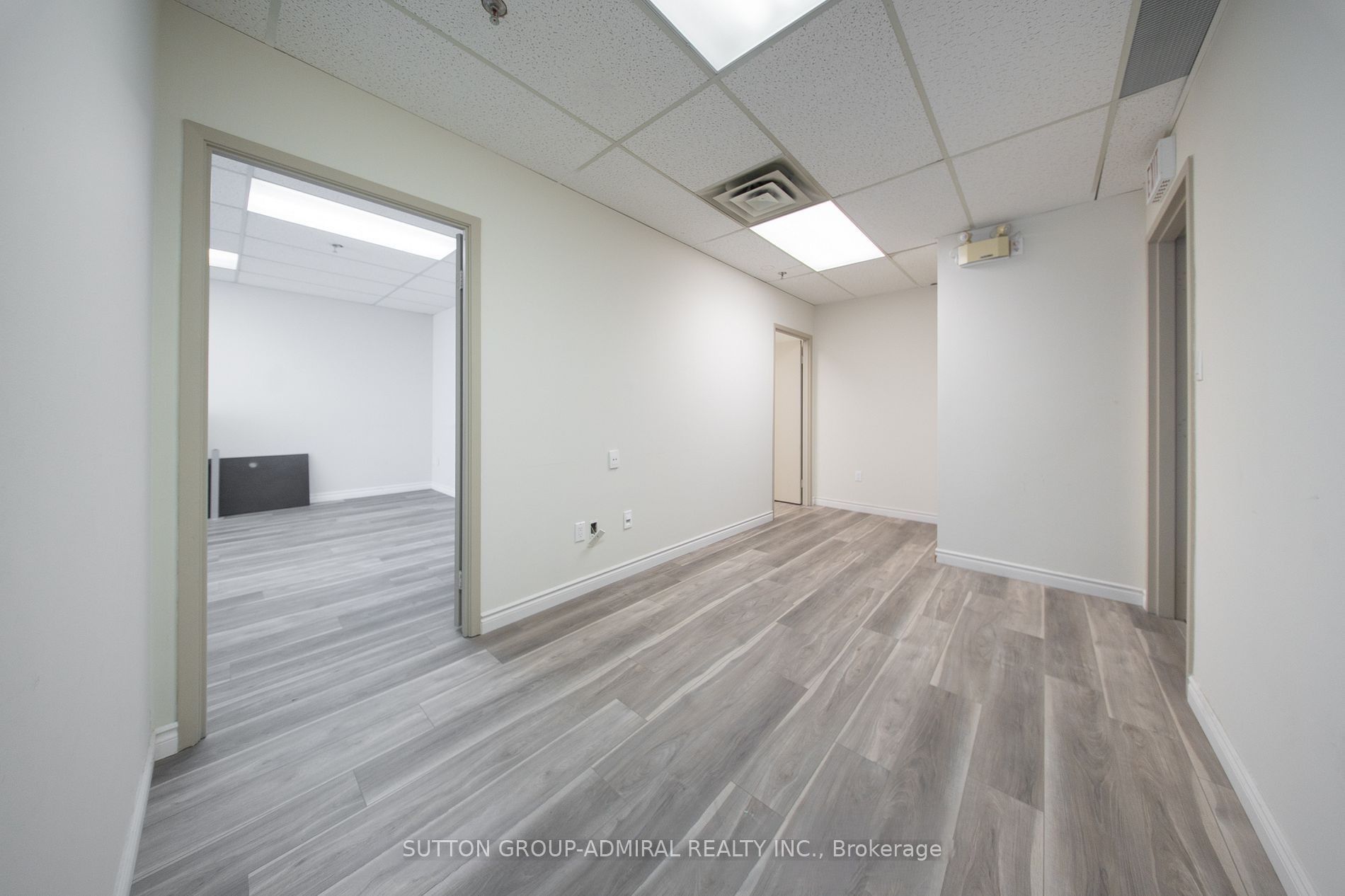 65 Woodstream Boulevard 16 - Upper Level Property Photo 9