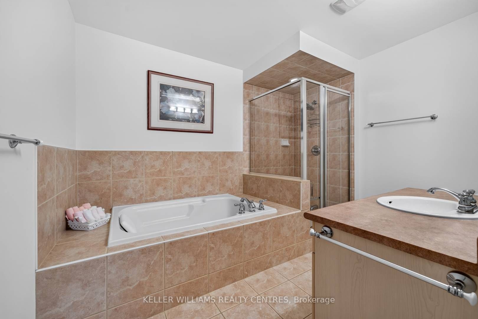 642 Tapestry Lane 35 Property Photo 10