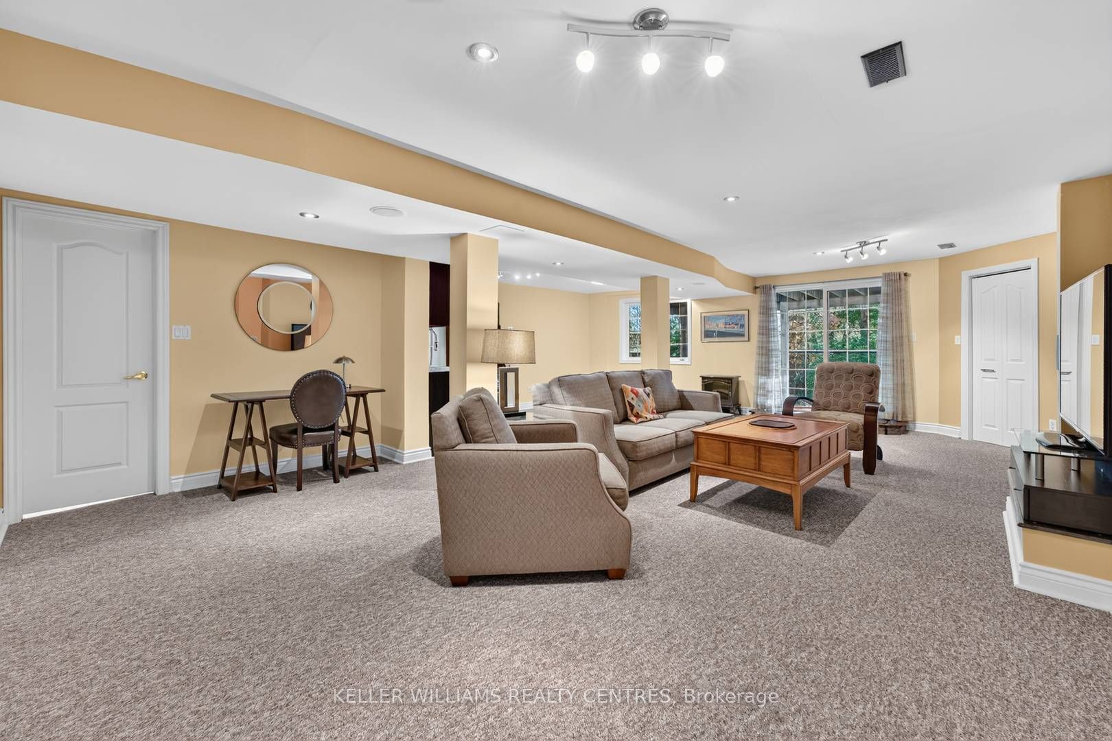 642 Tapestry Lane 35 Property Photo 13
