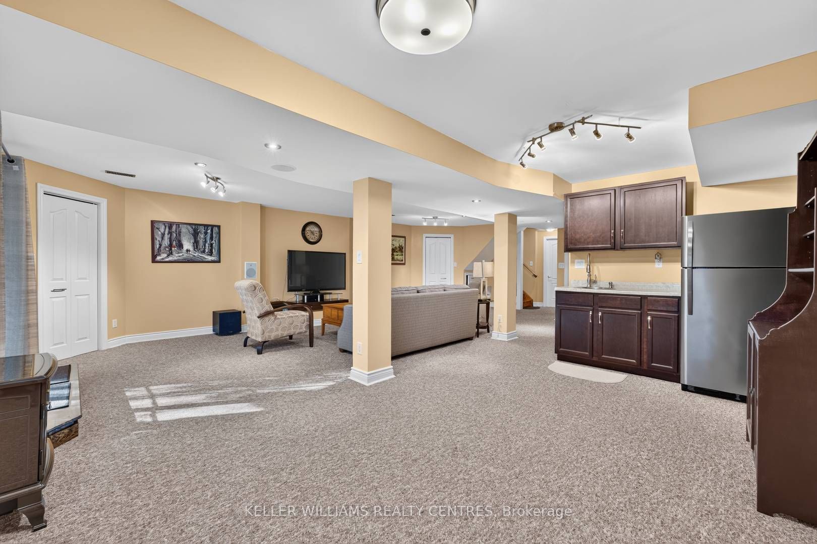 642 Tapestry Lane 35 Property Photo 14