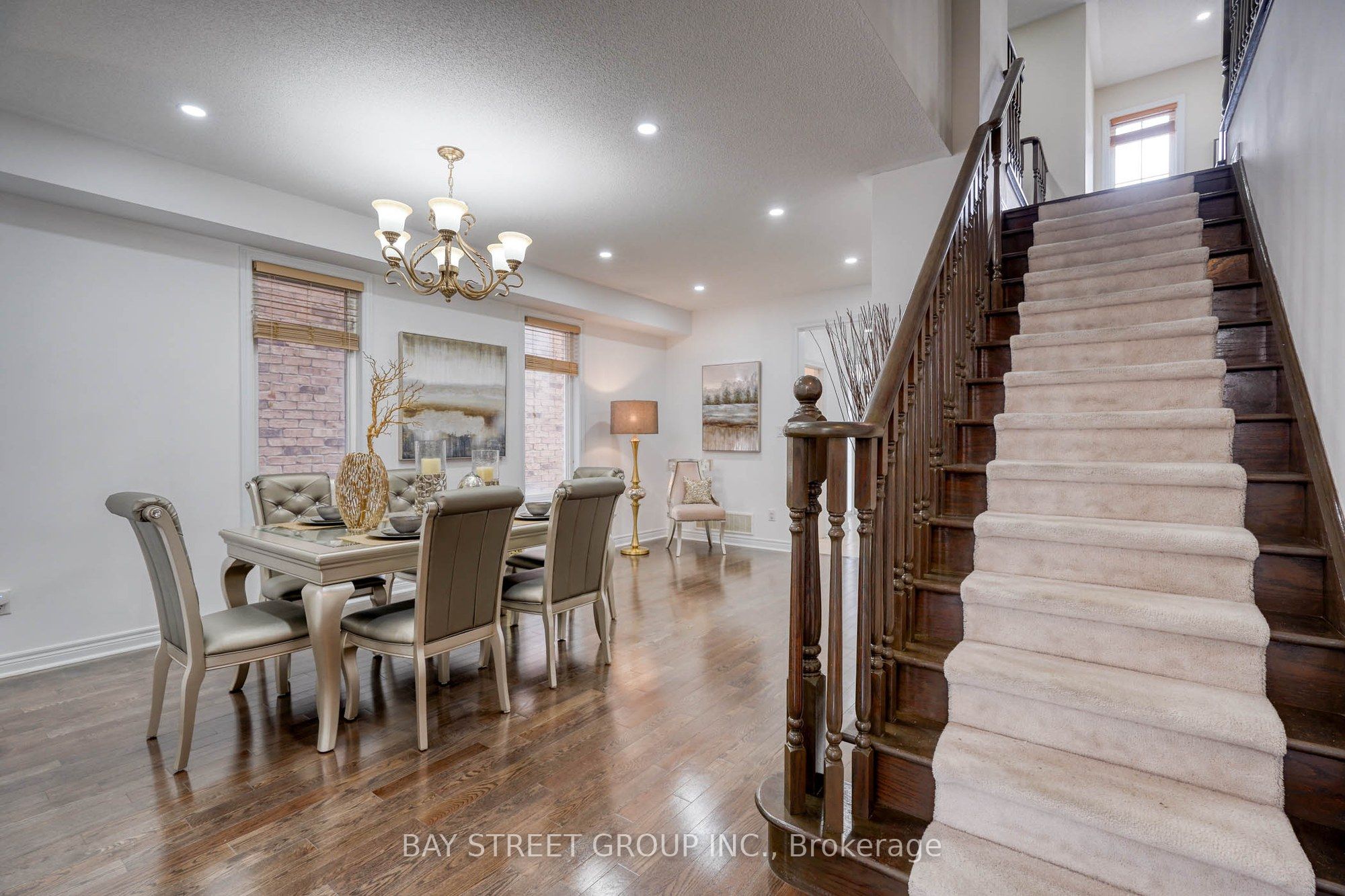 82 Prince Of Wales Drive Property Photo 6