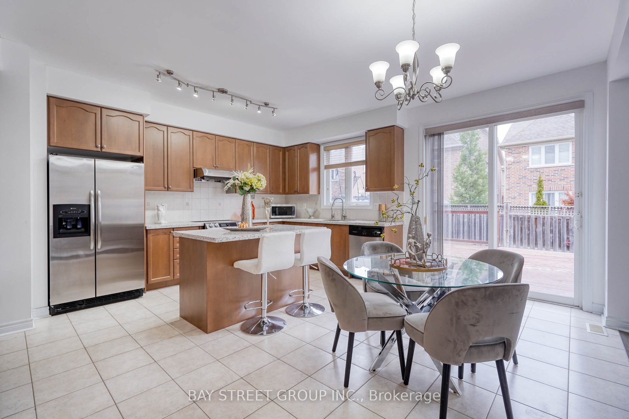 82 Prince Of Wales Drive Property Photo 11