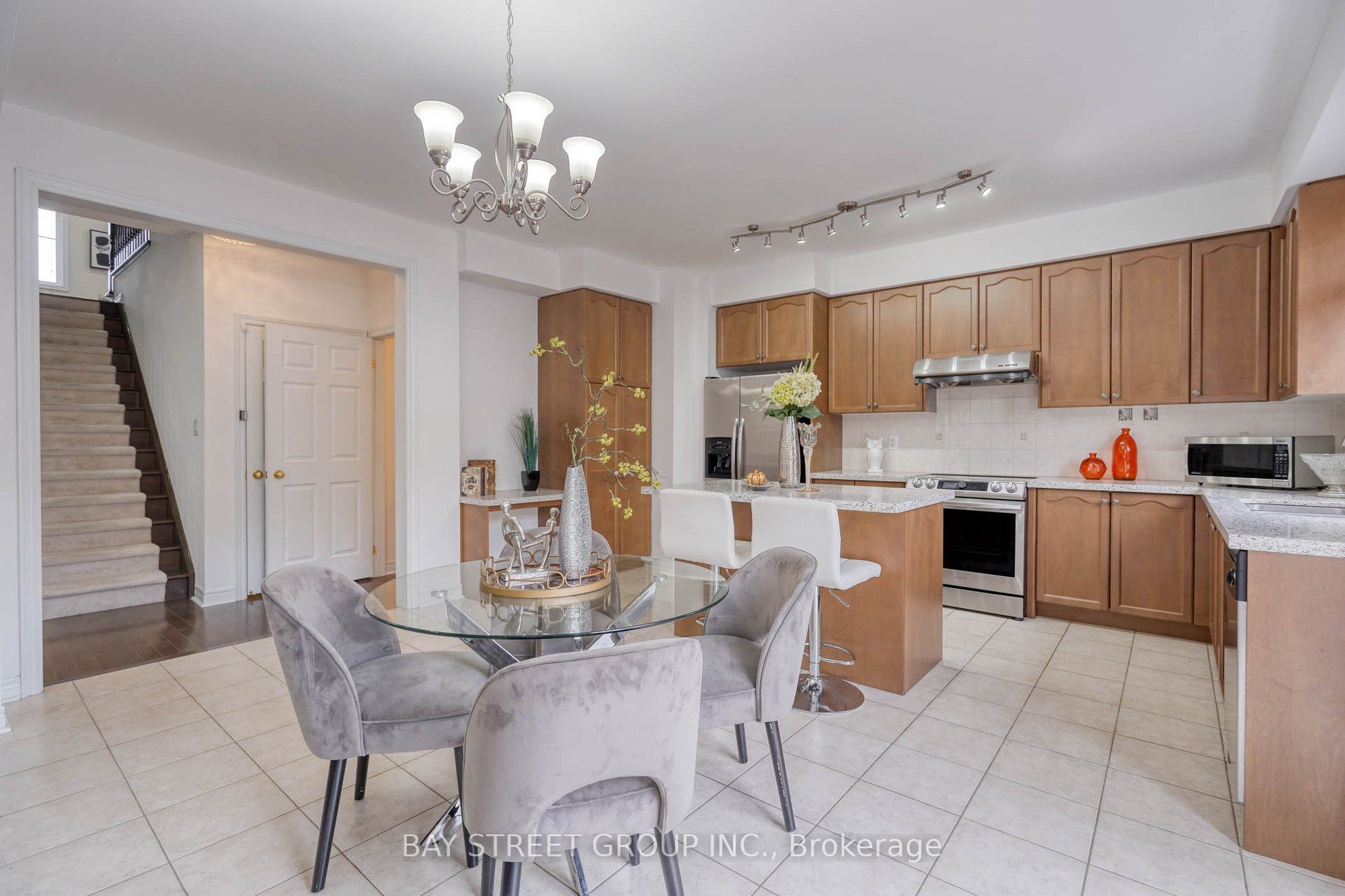 82 Prince Of Wales Drive Property Photo 12