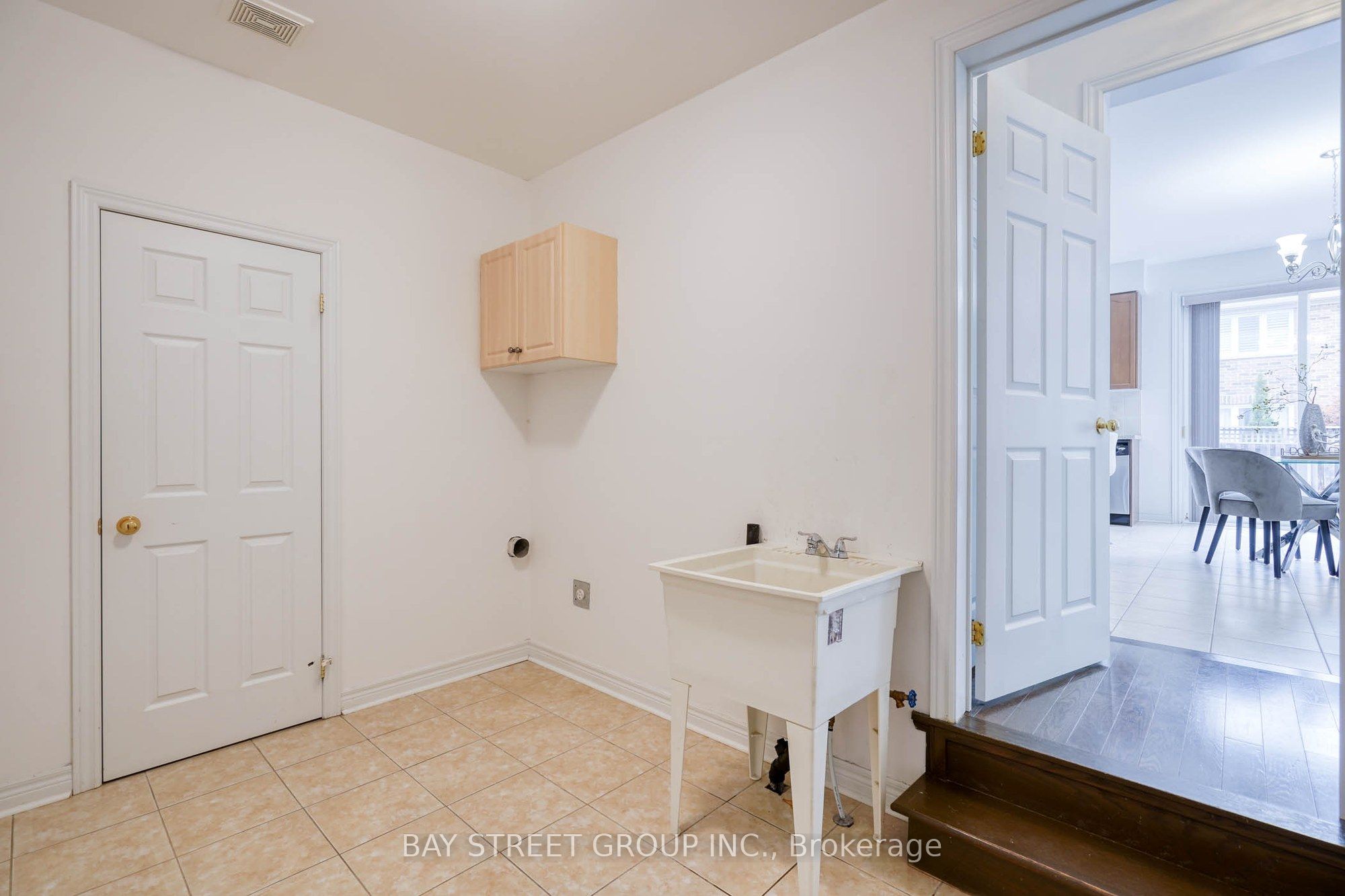82 Prince Of Wales Drive Property Photo 34