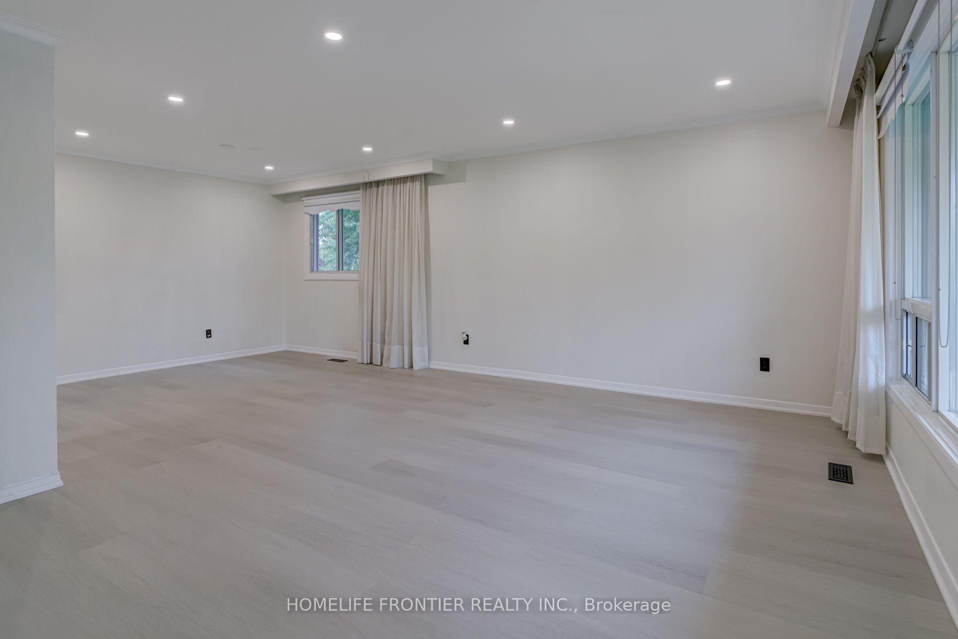 62 Clark Avenue Upper Property Photo 7