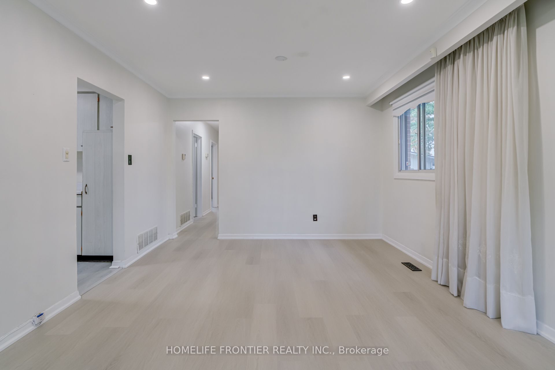 62 Clark Avenue Upper Property Photo 10