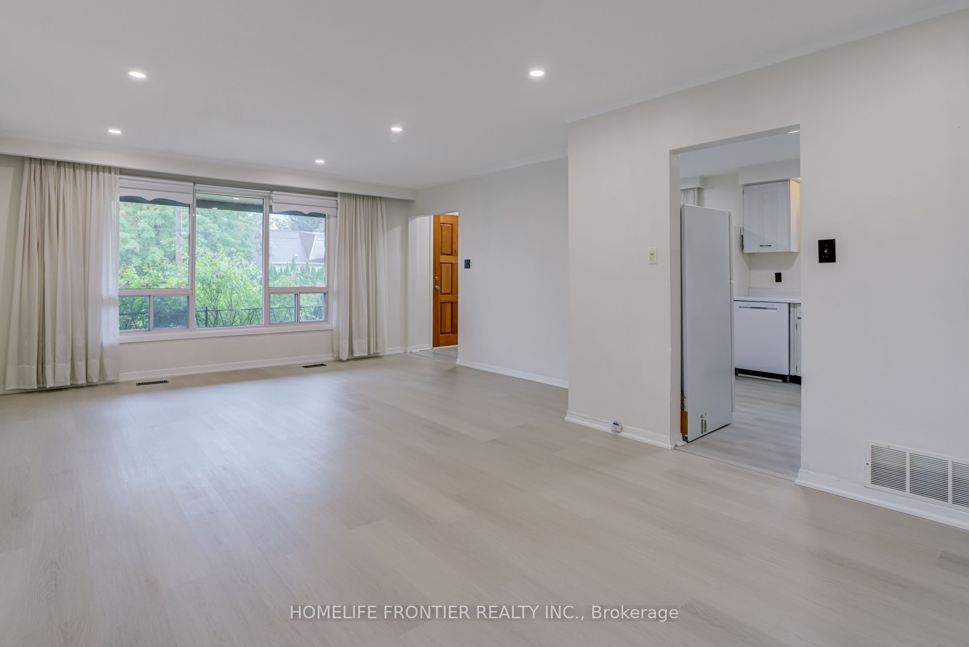 62 Clark Avenue Upper Property Photo 11