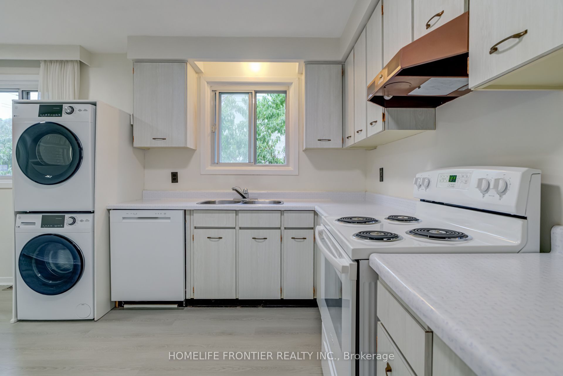 62 Clark Avenue Upper Property Photo 12