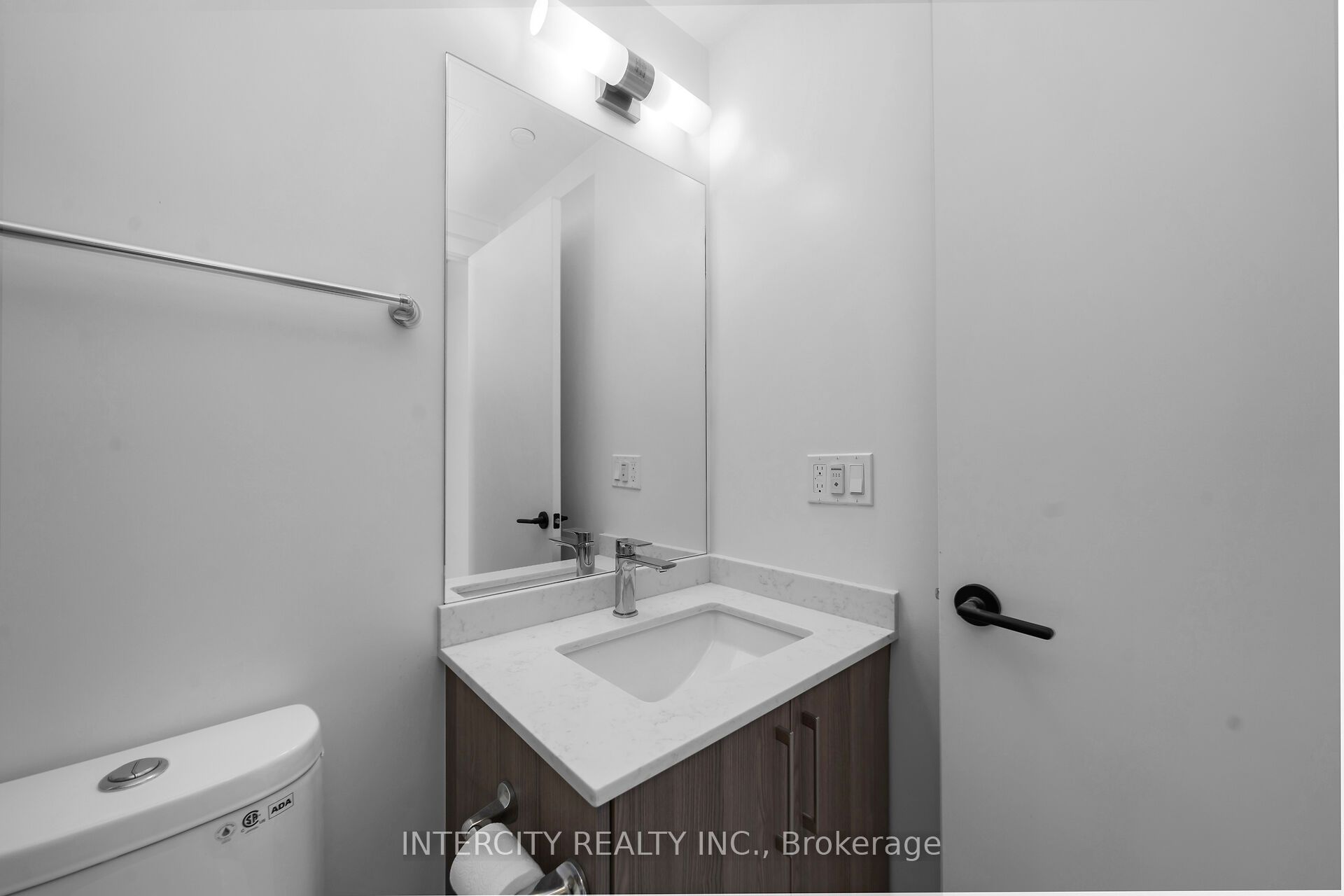 2075 King Road 351 Property Photo 25
