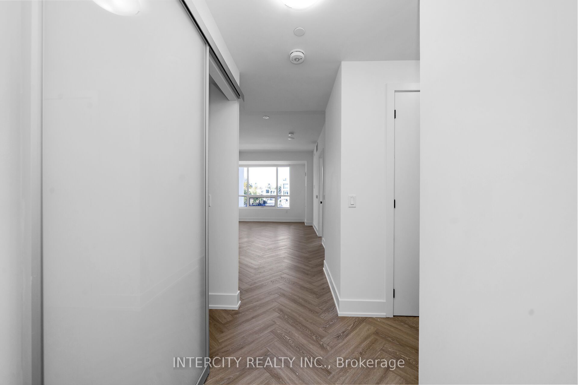 2075 King Road 248 Property Photo 11
