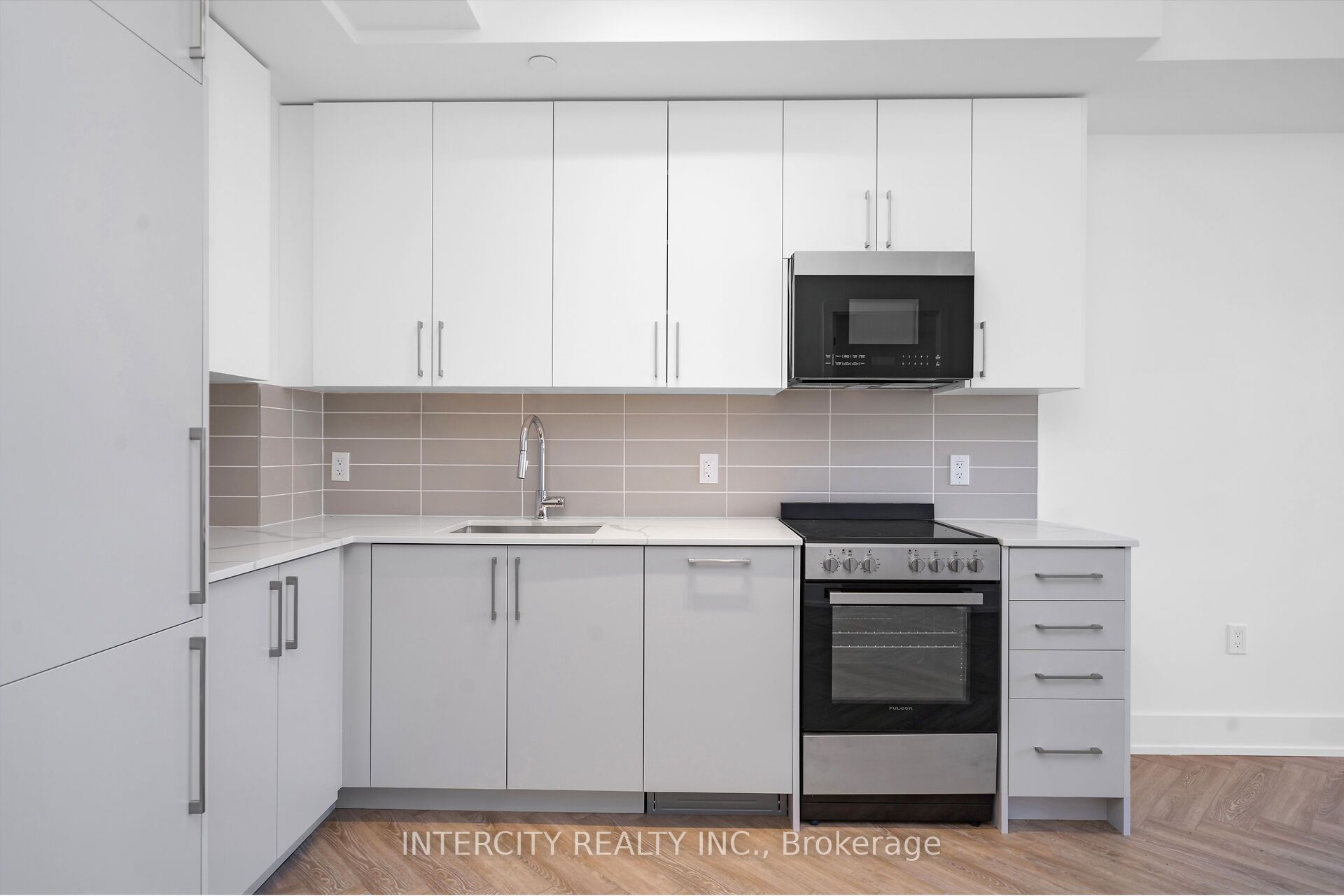 2075 King Road 248 Property Photo 17