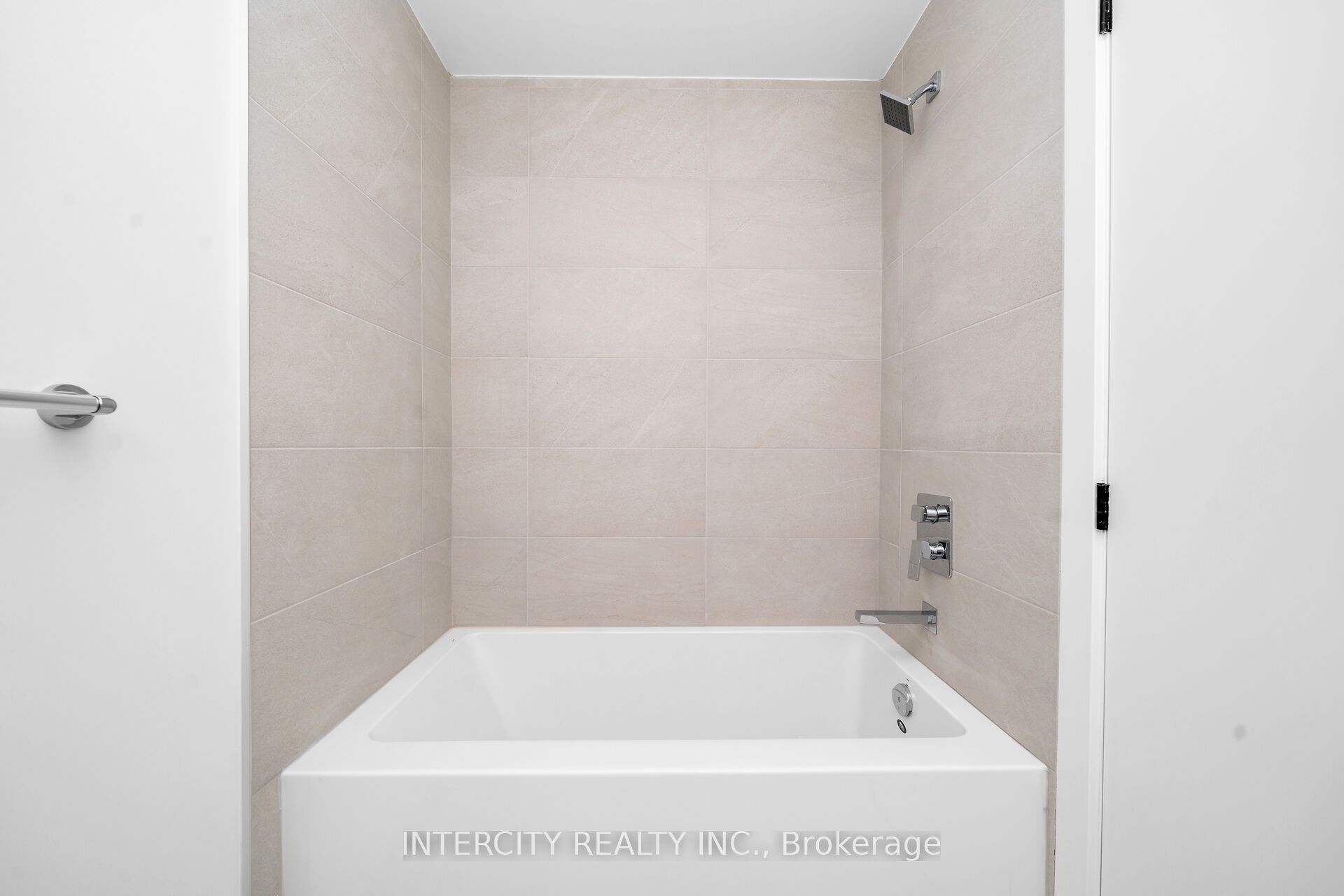 2075 King Road 248 Property Photo 27