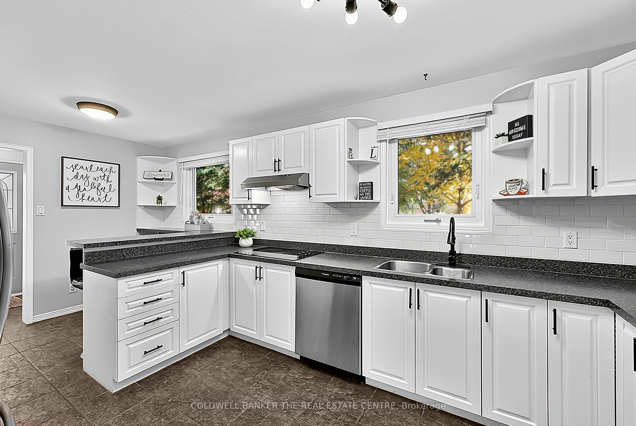 836 Elgin Street Property Photo 5