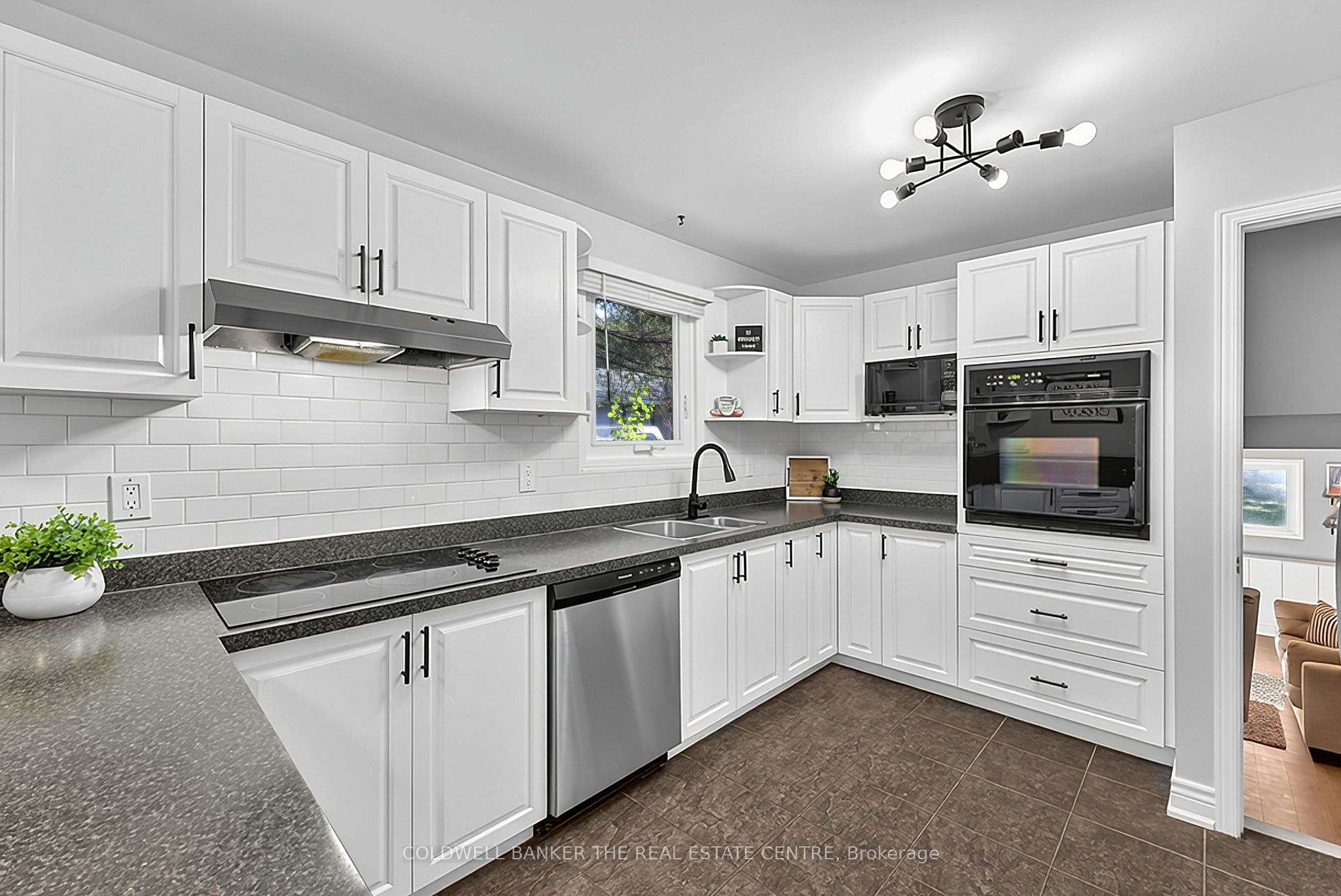 836 Elgin Street Property Photo 6
