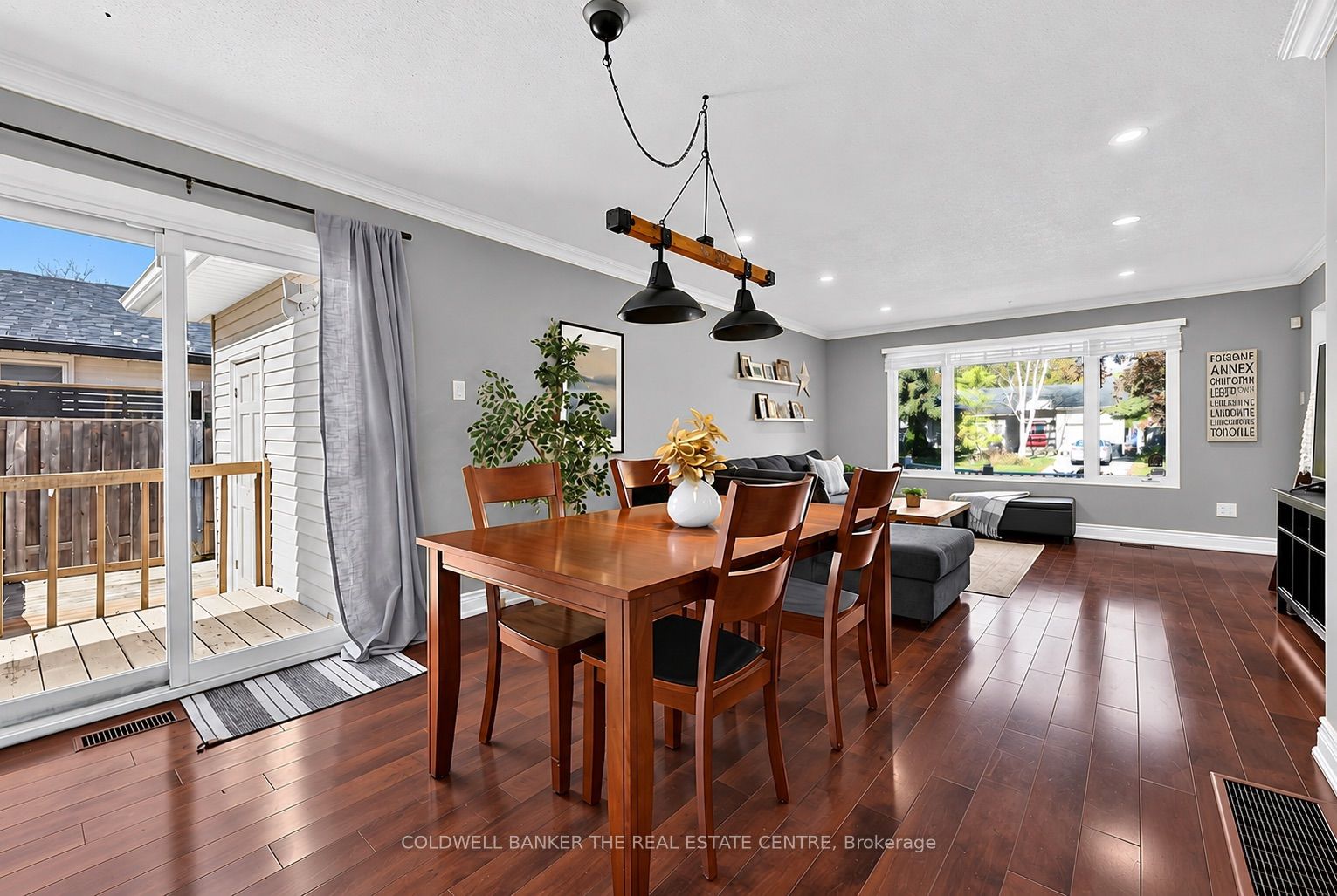 836 Elgin Street Property Photo 8