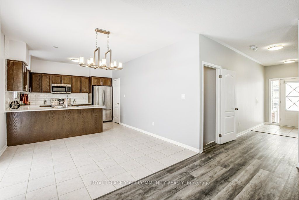 16 Don Hadden Crescent Property Photo 12
