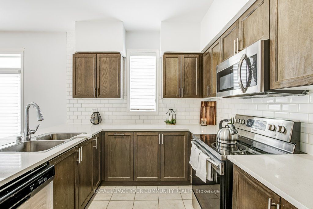 16 Don Hadden Crescent Property Photo 14