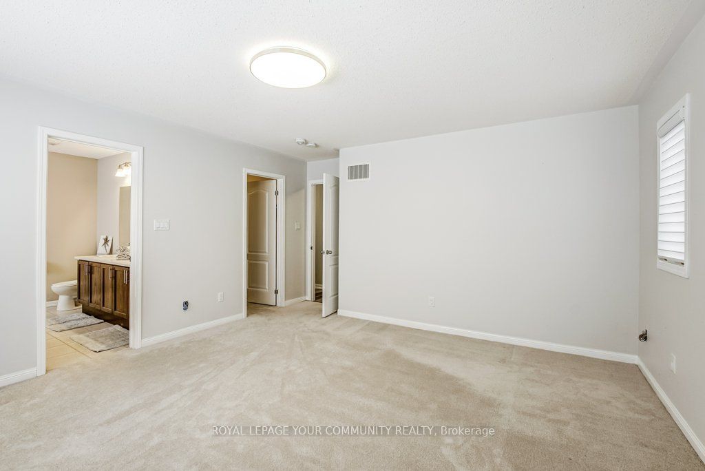 16 Don Hadden Crescent Property Photo 17