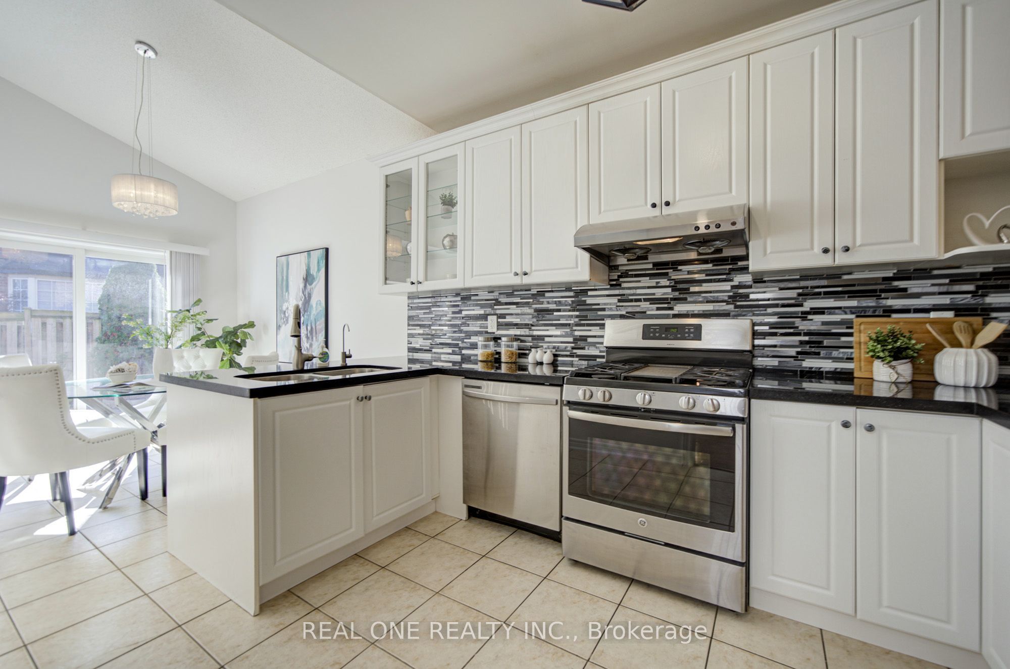 39 Balsamwood Road Property Photo 14