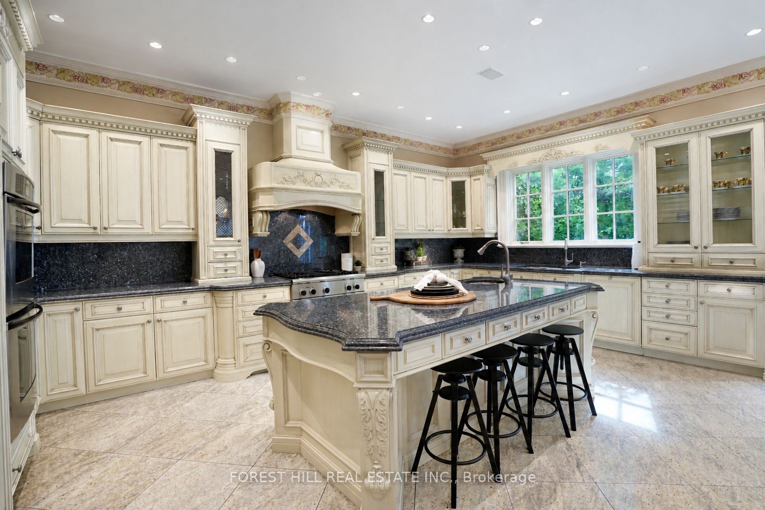 160 Renaissance Court Property Photo 10
