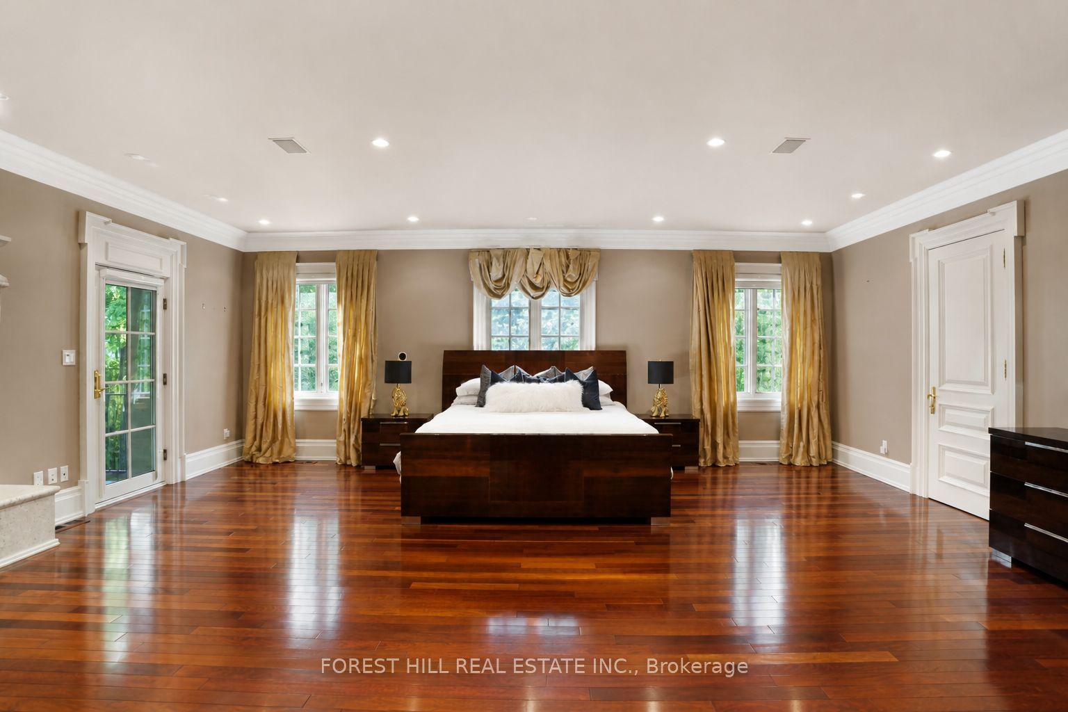 160 Renaissance Court Property Photo 25