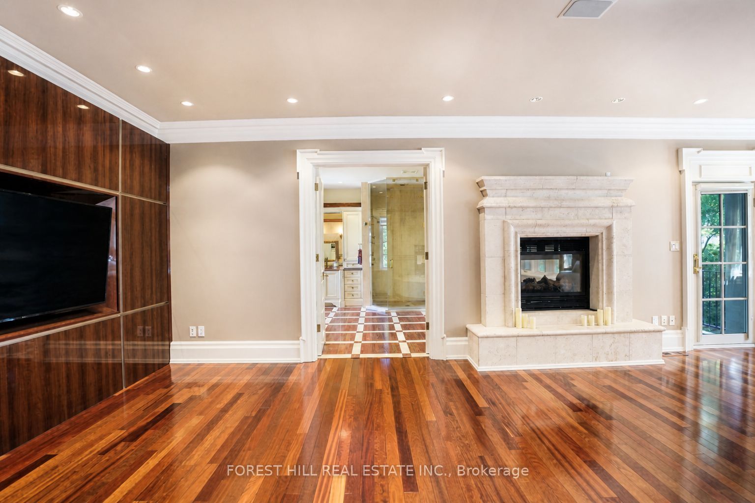 160 Renaissance Court Property Photo 26