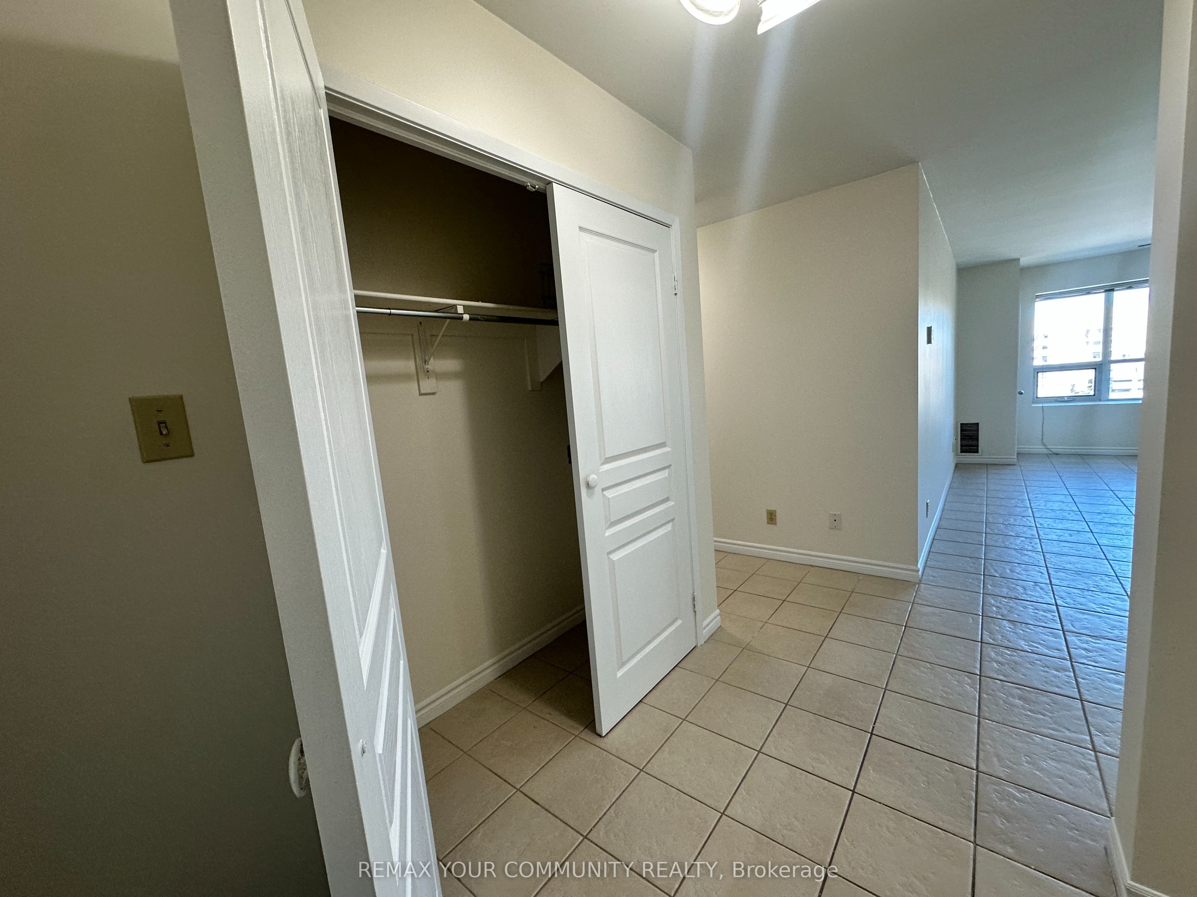 15207 Yonge Street 503 Property Photo 4