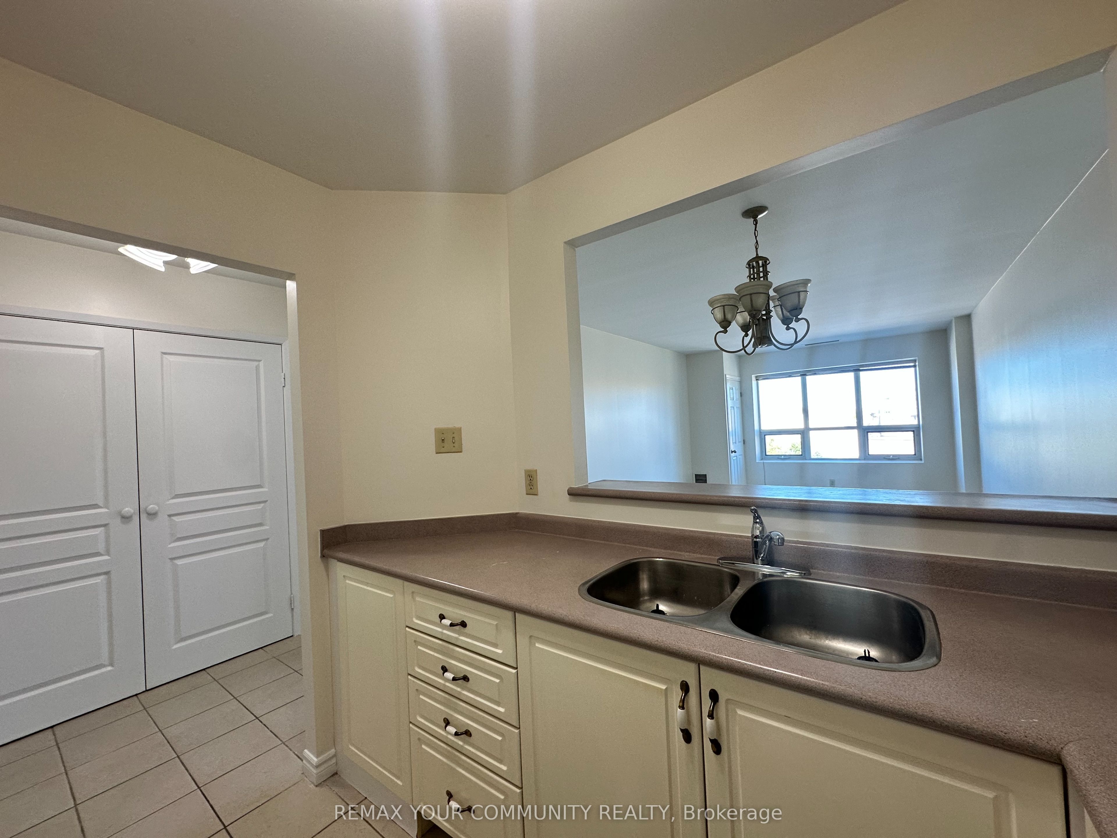 15207 Yonge Street 503 Property Photo 5