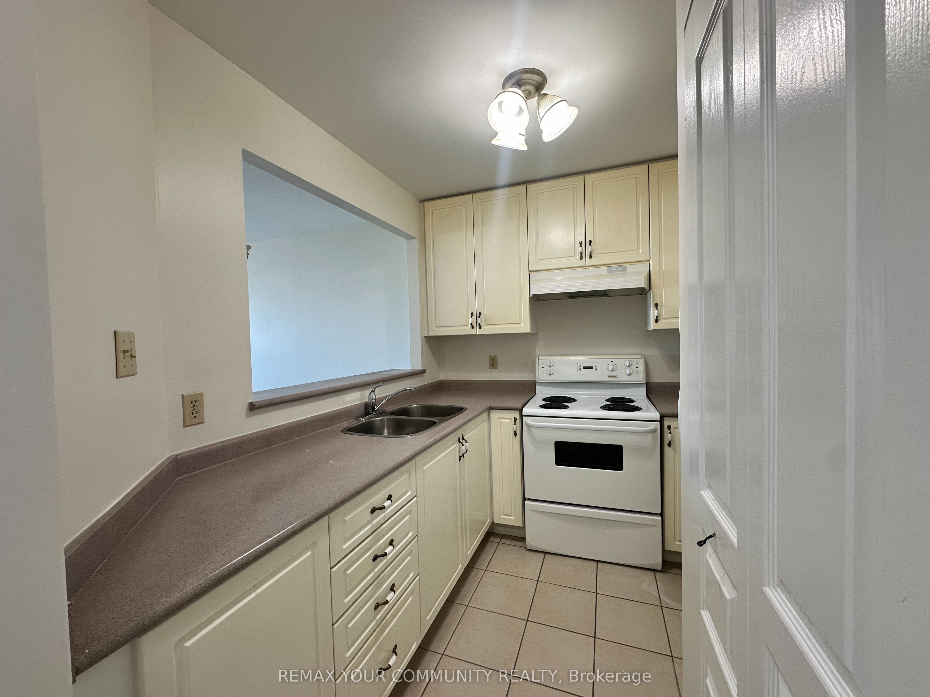 15207 Yonge Street 503 Property Photo 7