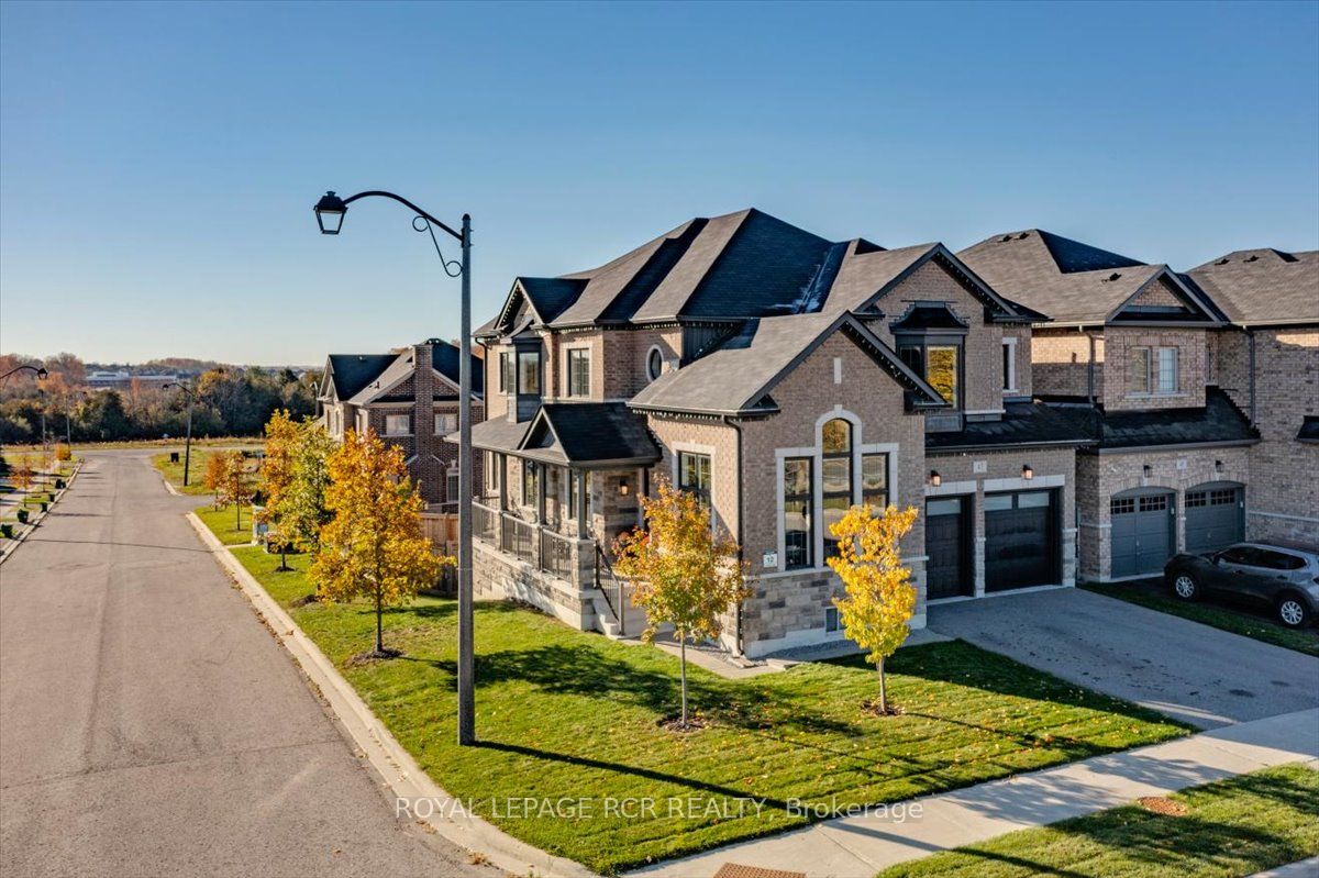 47 Carondale Square Property Photo 2