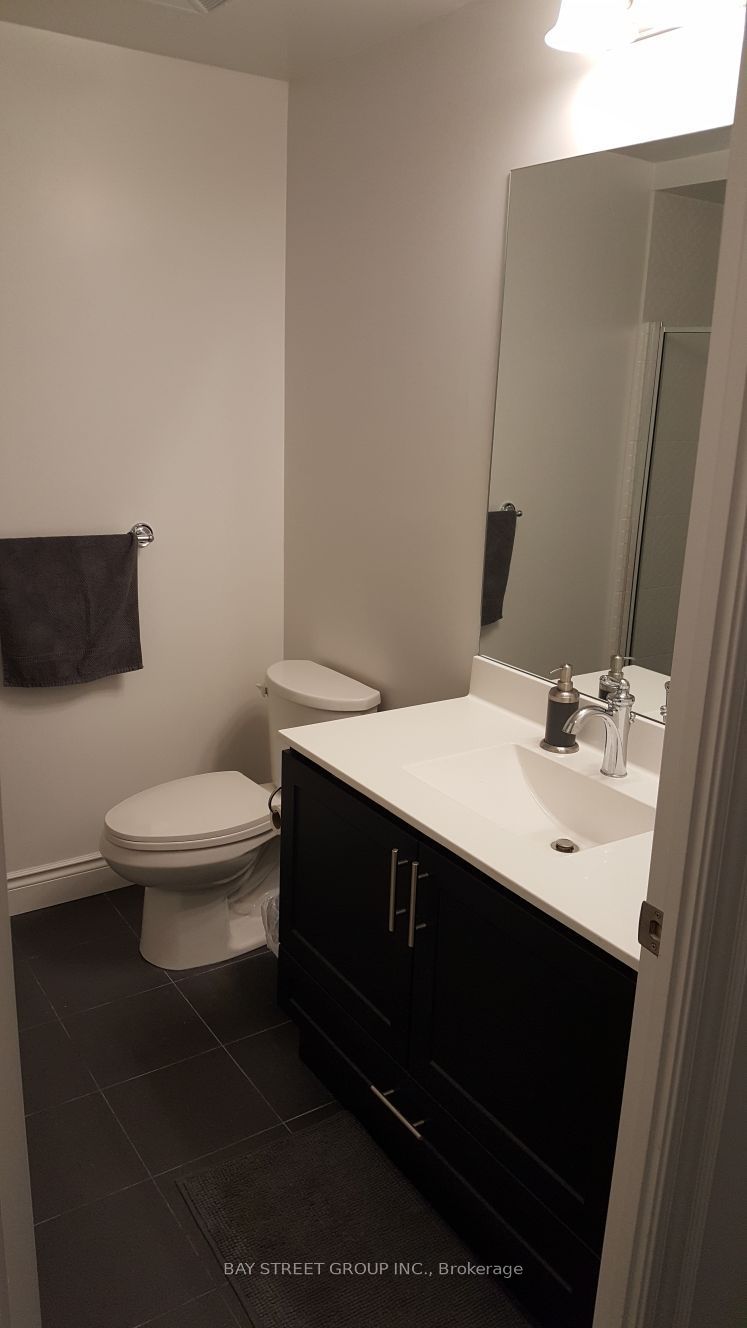 38 Cedarland Dr Drive 611 Property Photo 8
