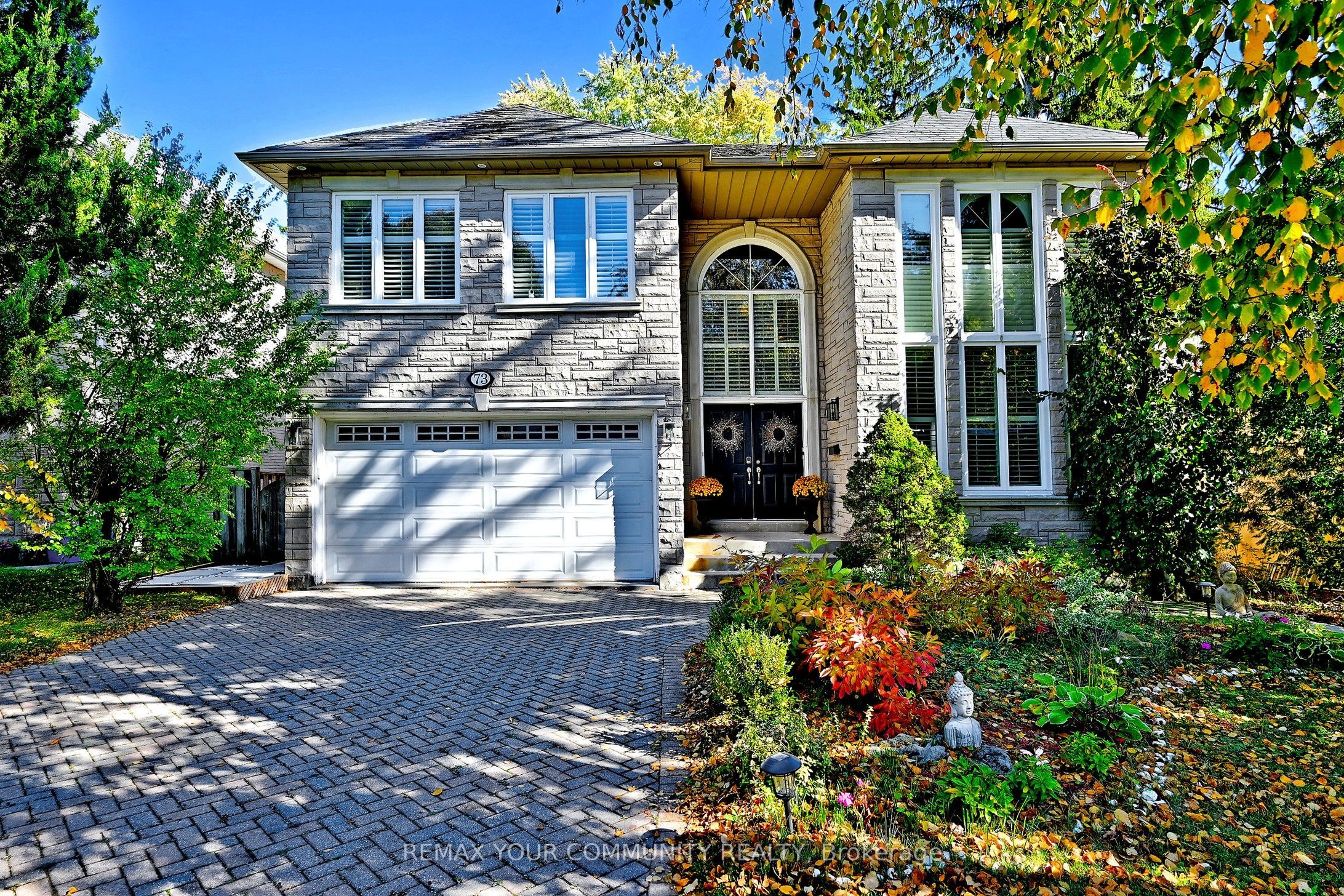 73 Sprucewood Drive E Property Photo 1