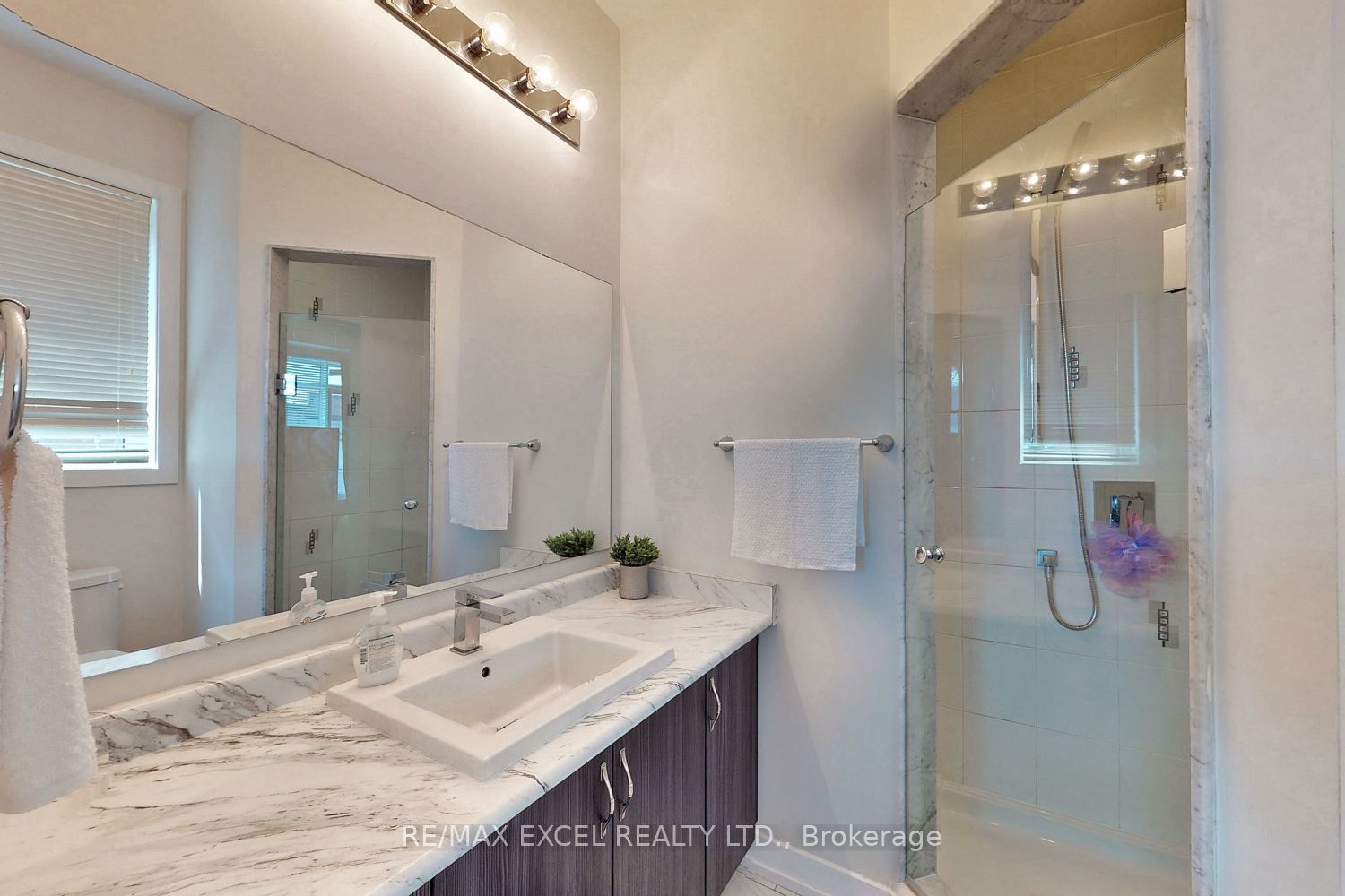 46 Troon Avenue Property Photo 36
