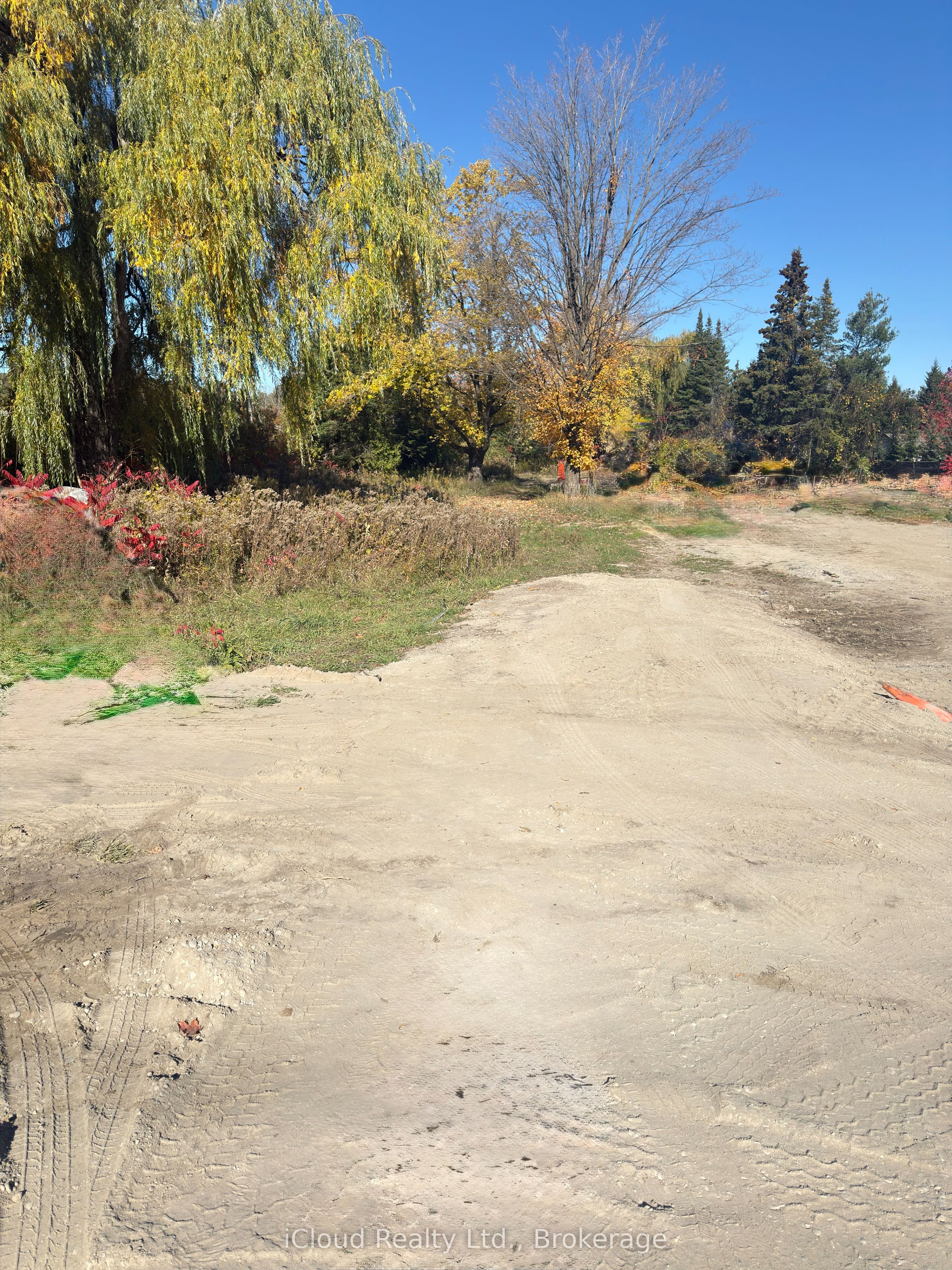 3296 Innisfil Beach Road Property Photo 1
