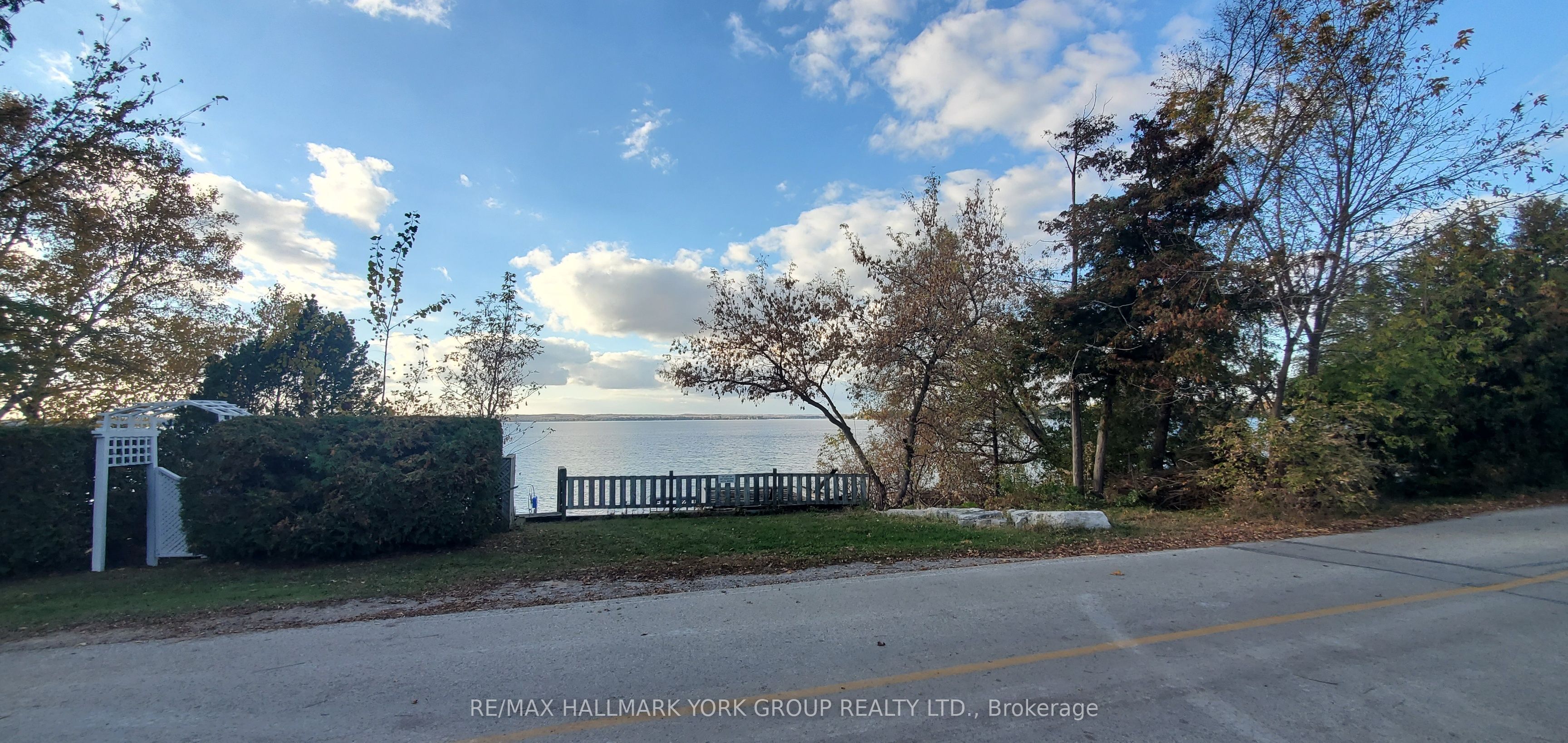 255 Lake Drive N Property Photo 3