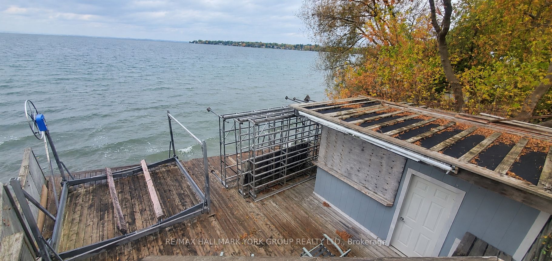 255 Lake Drive N Property Photo 16