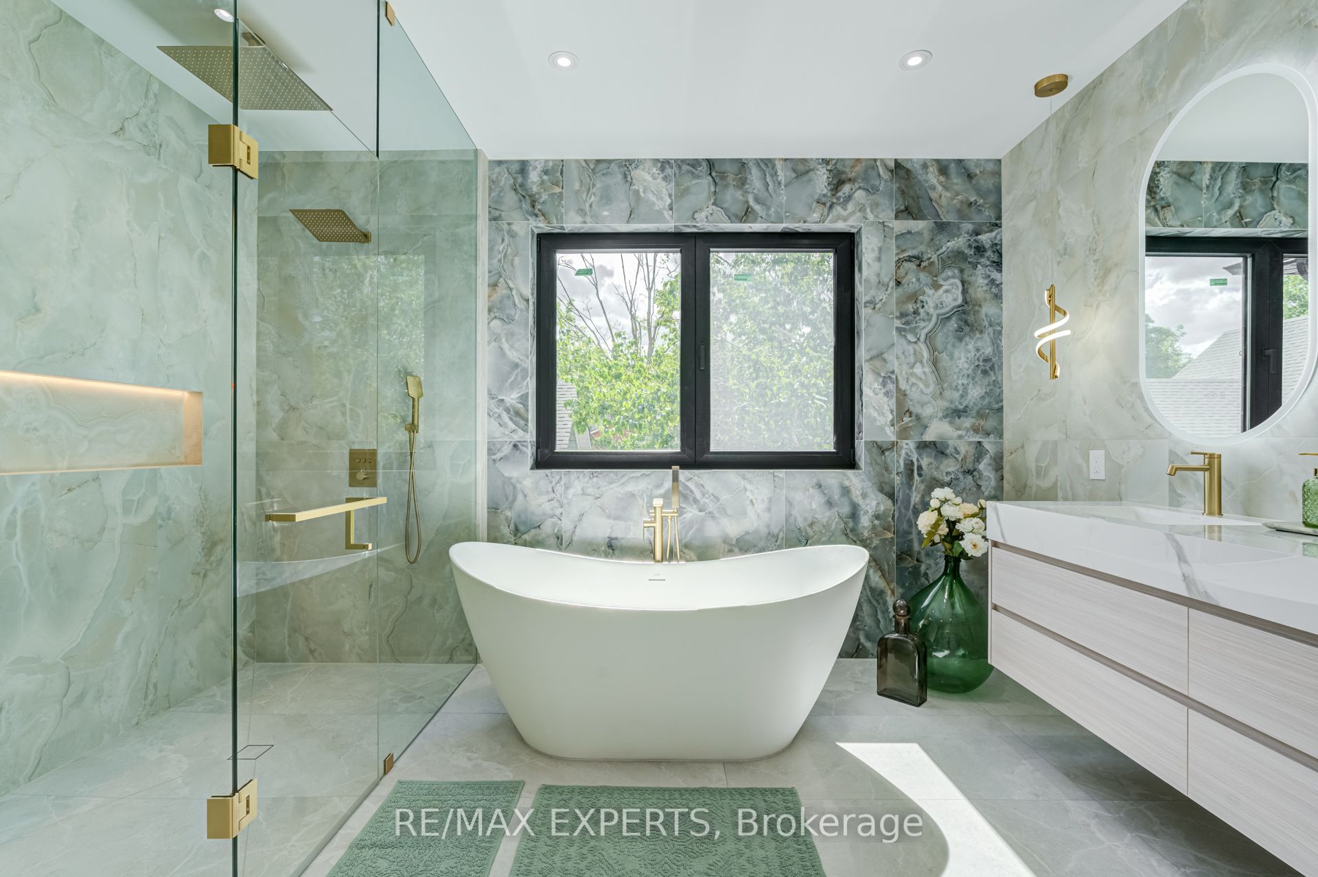 84 Mosley Street Property Photo 27