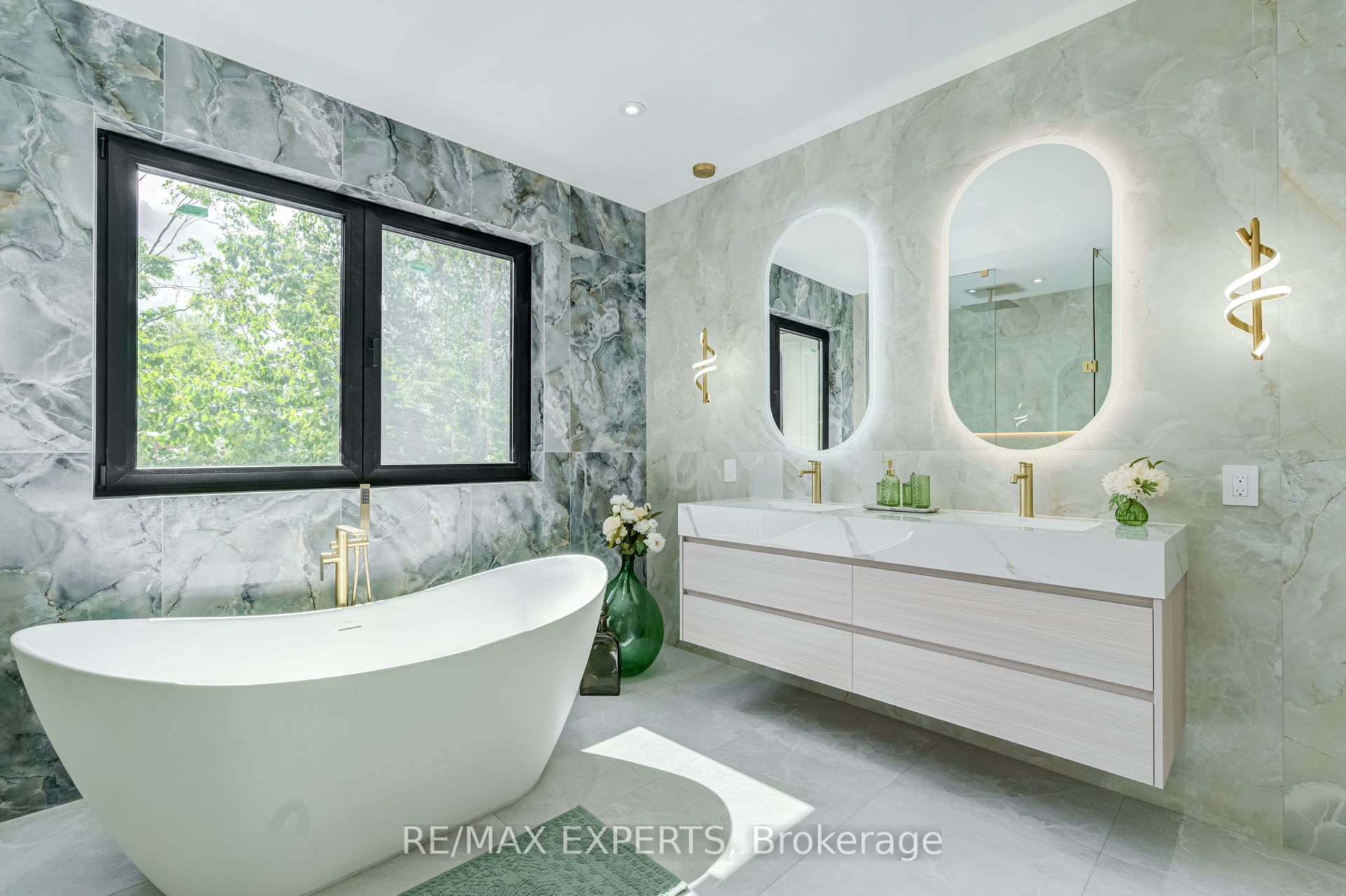 84 Mosley Street Property Photo 29