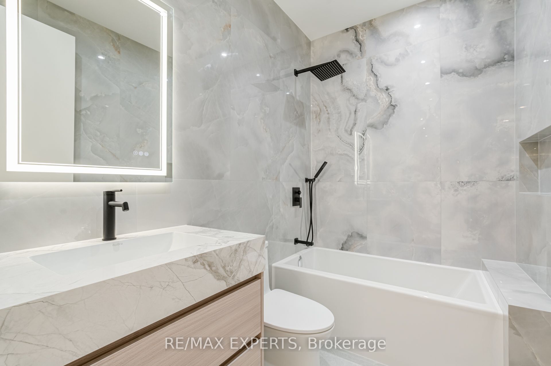 84 Mosley Street Property Photo 36