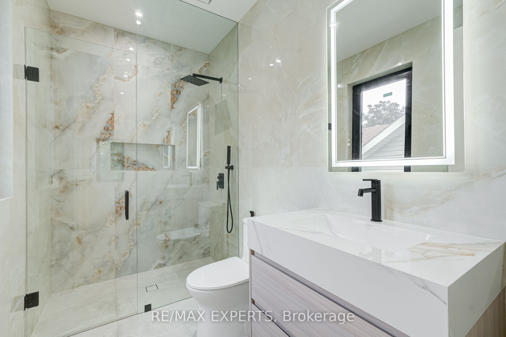 84 Mosley Street Property Photo 38