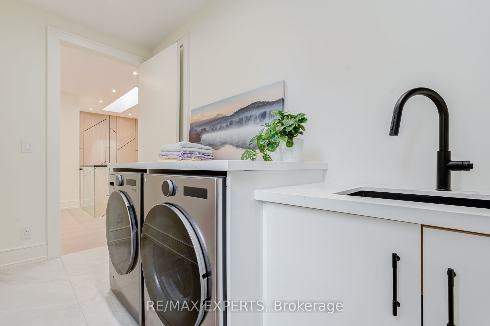84 Mosley Street Property Photo 39