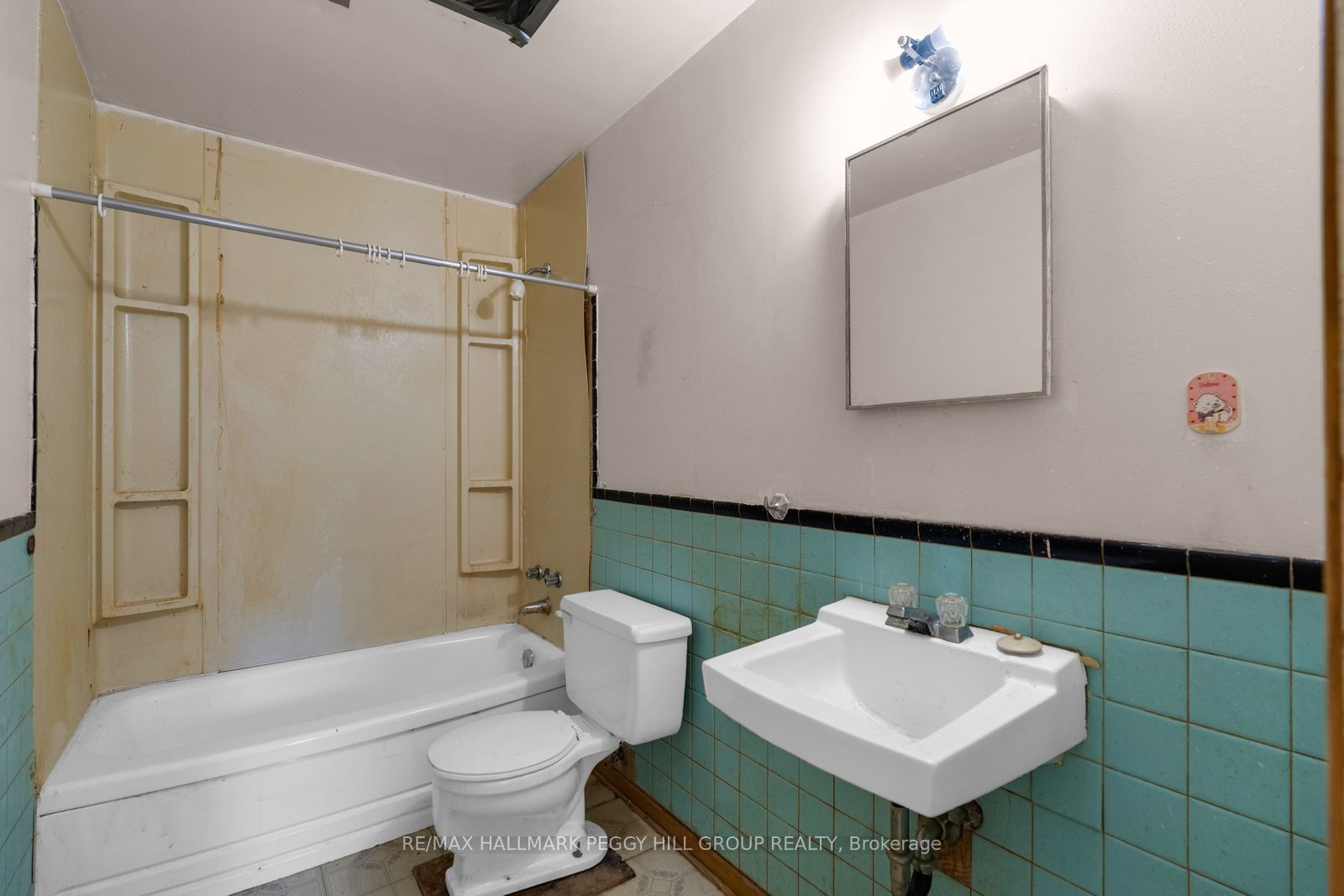 24 Lee Avenue Property Photo 13