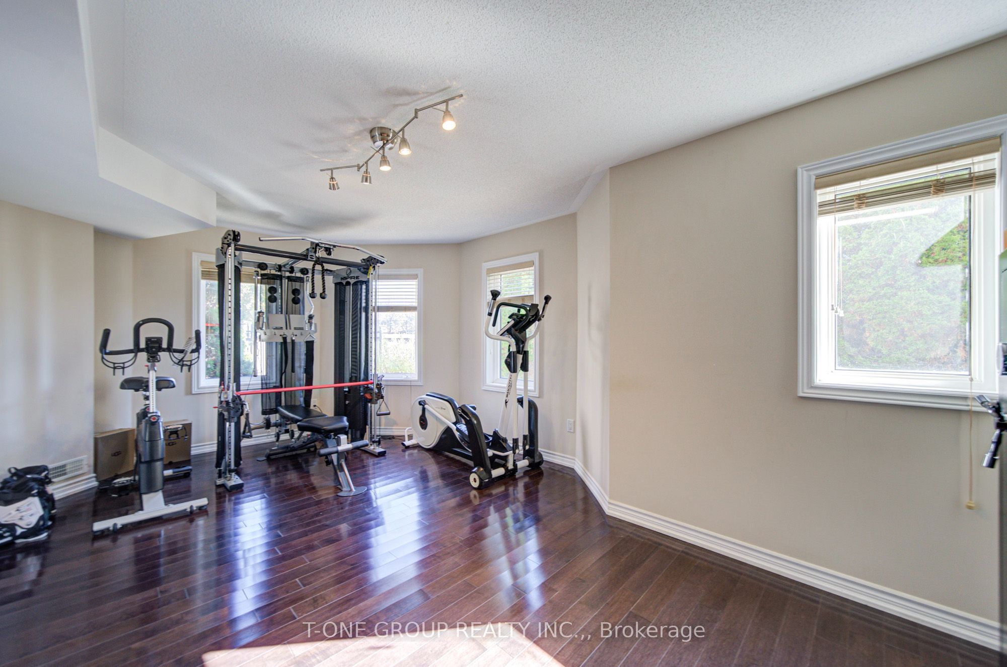 9133 Bayview Avenue 85 Property Photo 10