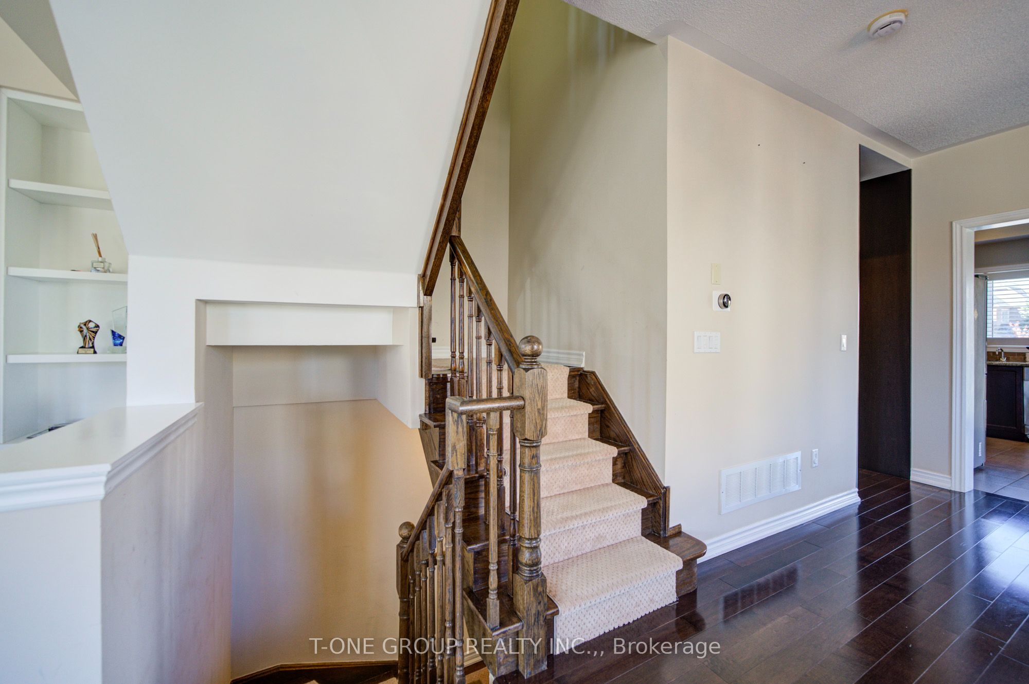 9133 Bayview Avenue 85 Property Photo 12