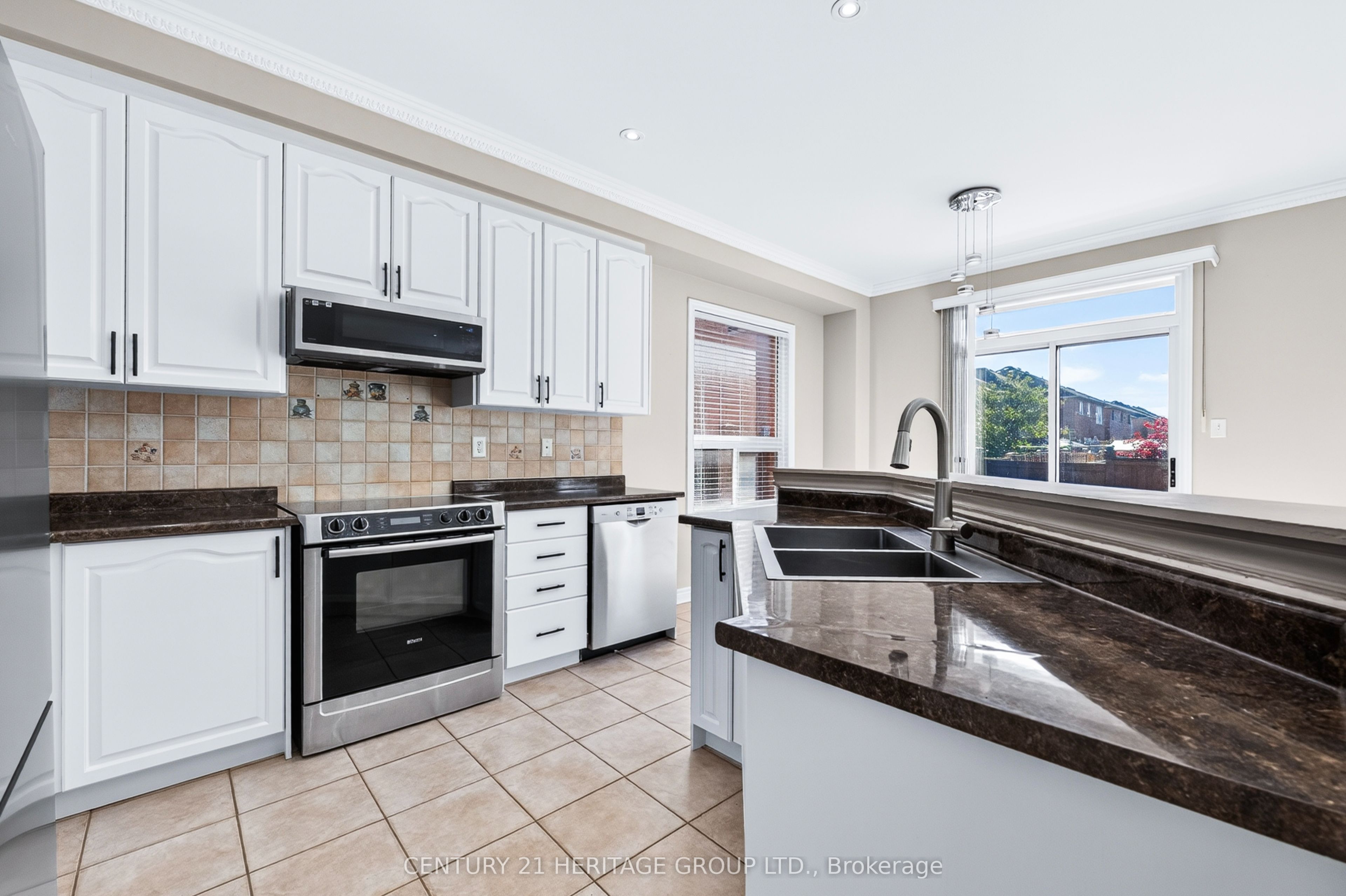 87 Turning Leaf Drive Property Photo 7