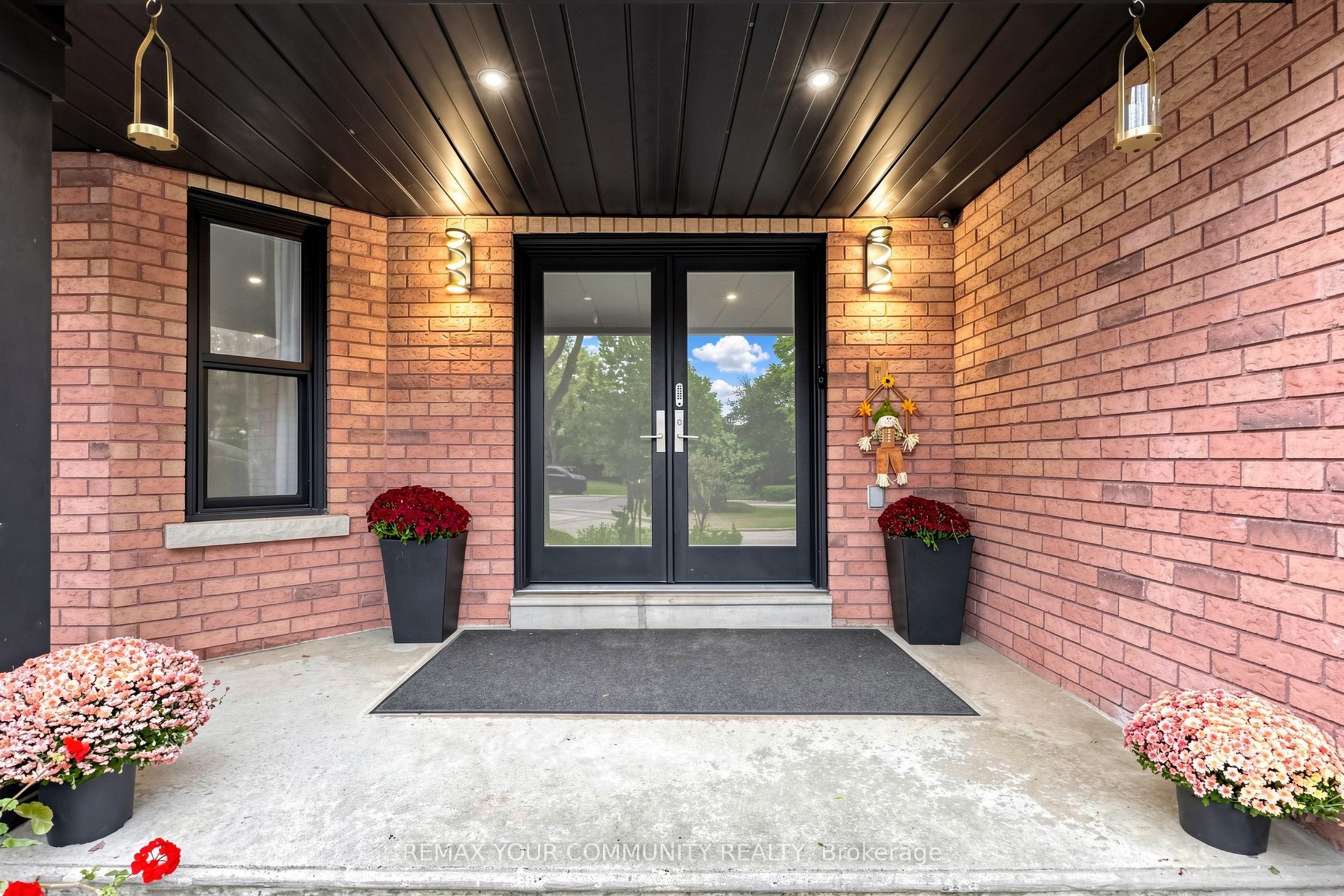6 Bombay Court Property Photo 2